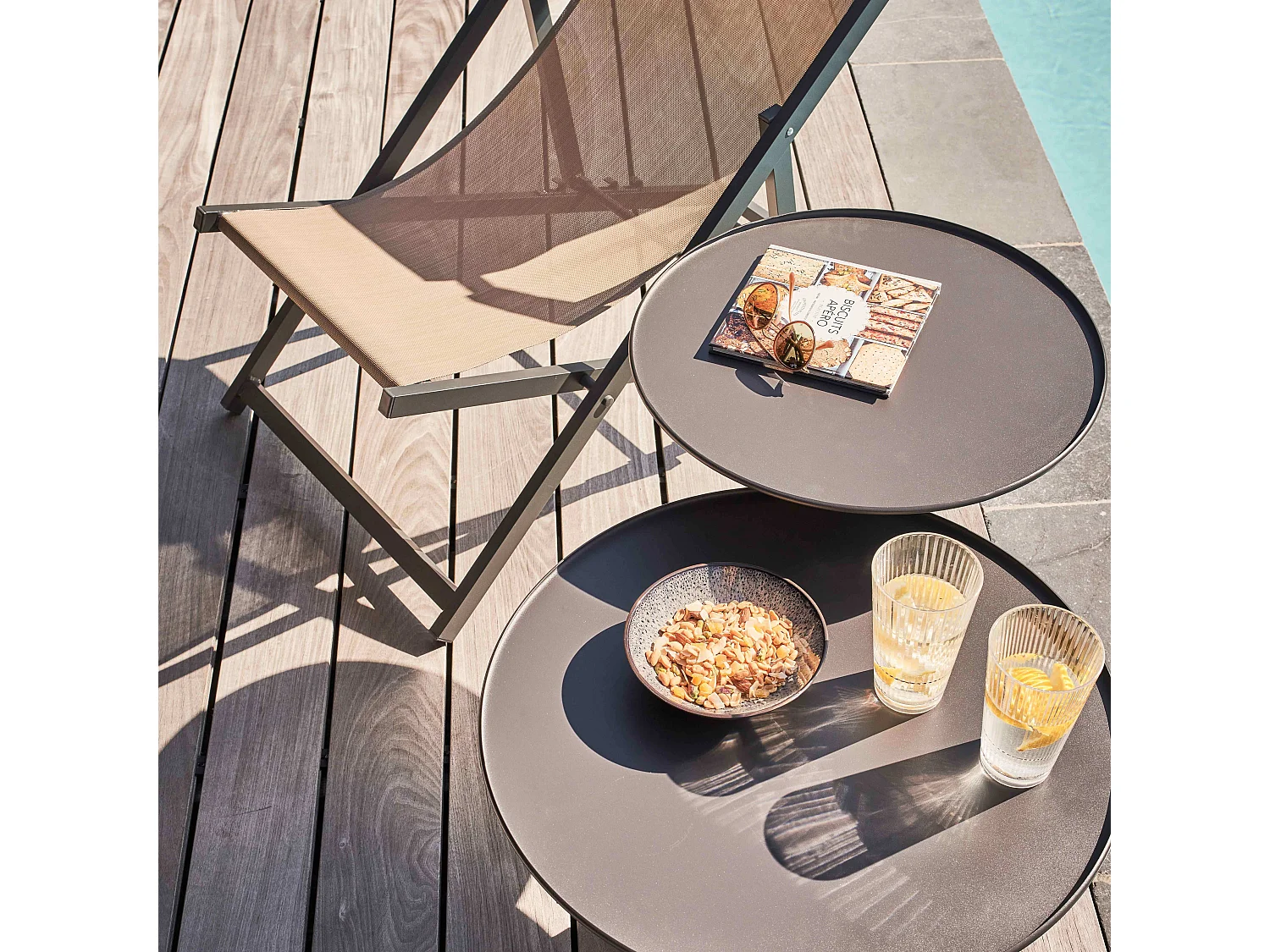 Lot de 2 tables basses de jardin rondes grises