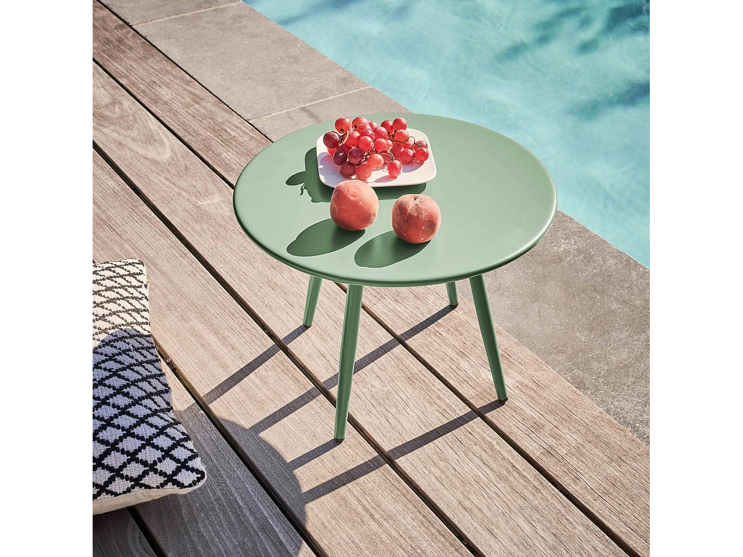 Table basse de jardin ronde en métal vert sauge 40 cm - Palavas