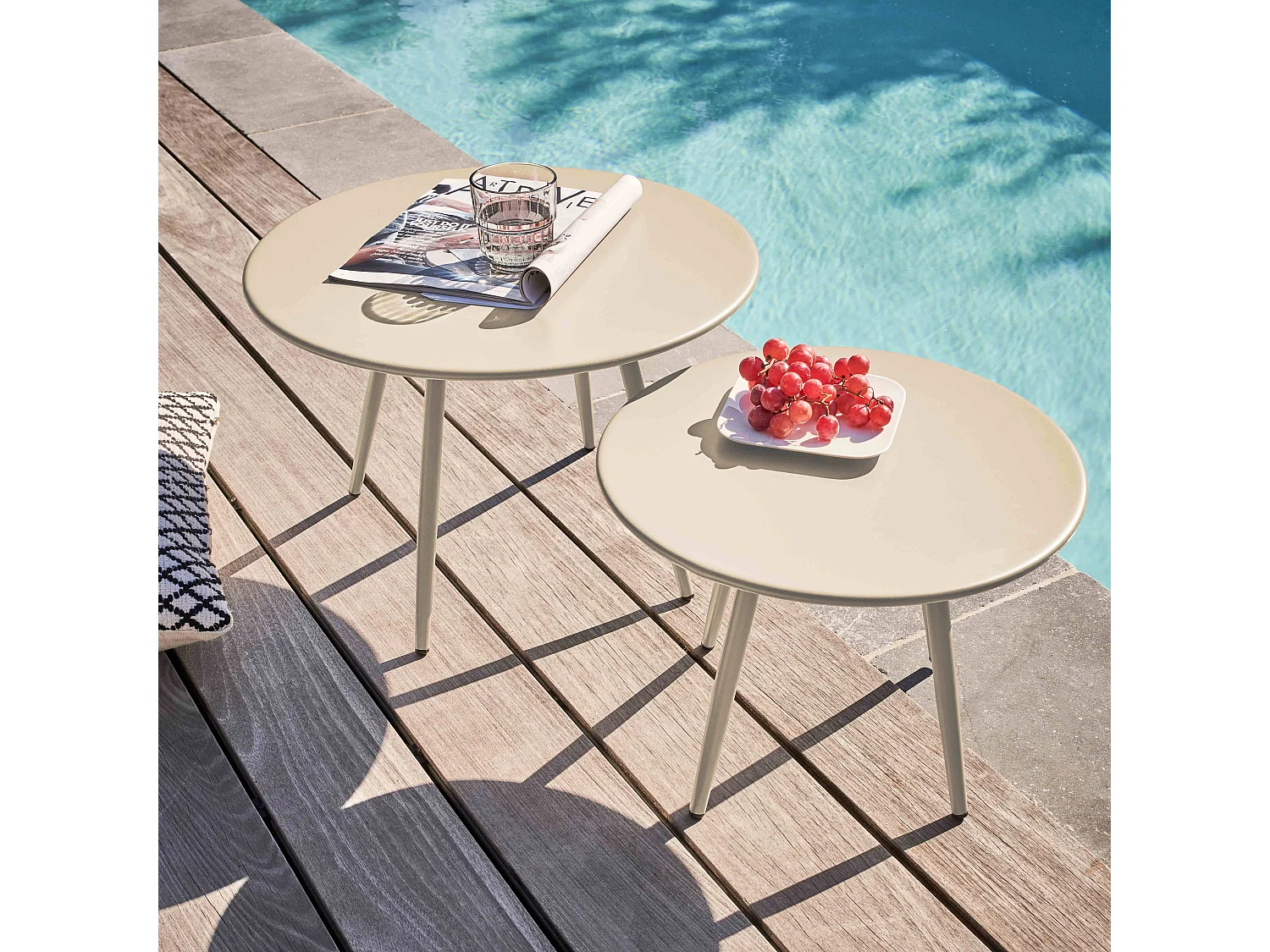 Table basse de jardin ronde en métal ivoire 40 cm - Palavas