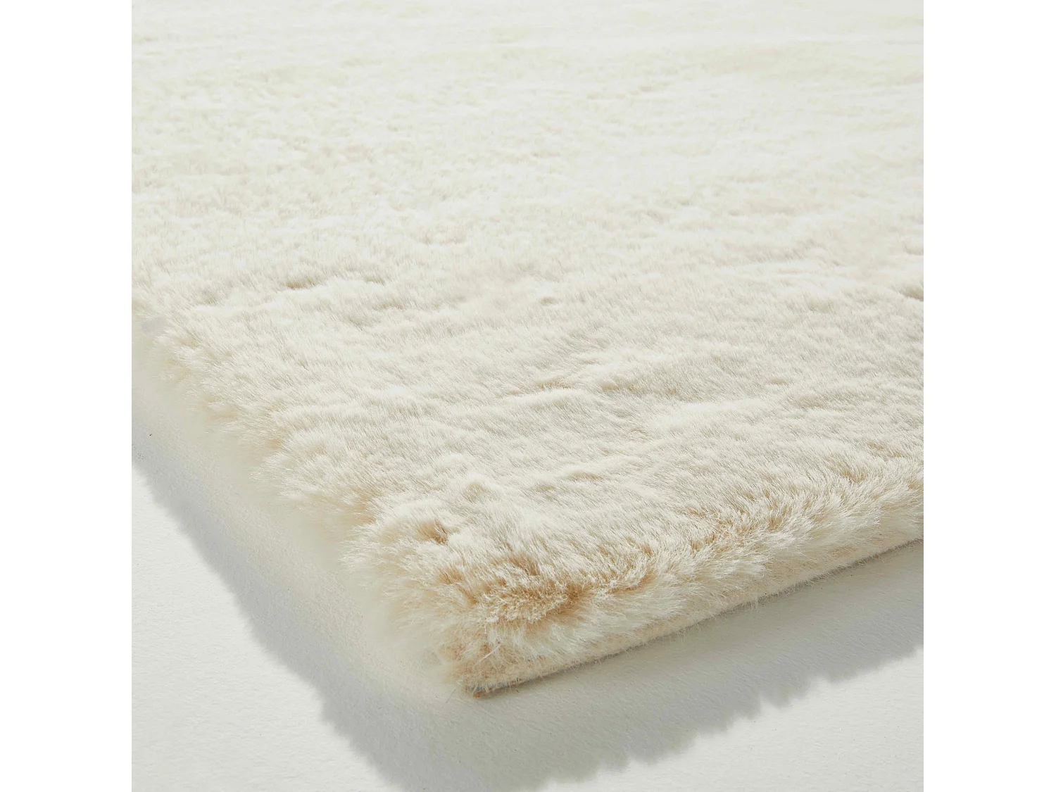 Tapis rectangulaire fausse fourrure ivoire 160 x 230 cm