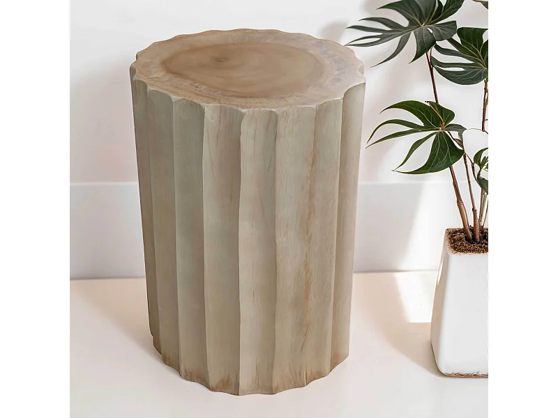 Tabouret sculpté en bois de suar massif