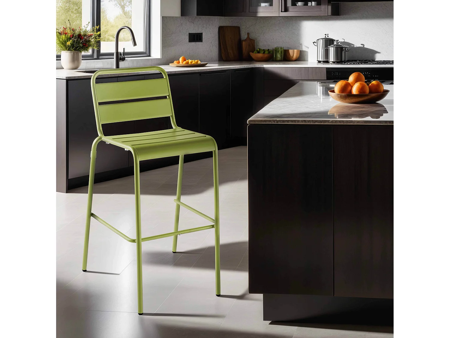 Chaise haute en métal vert - Palavas