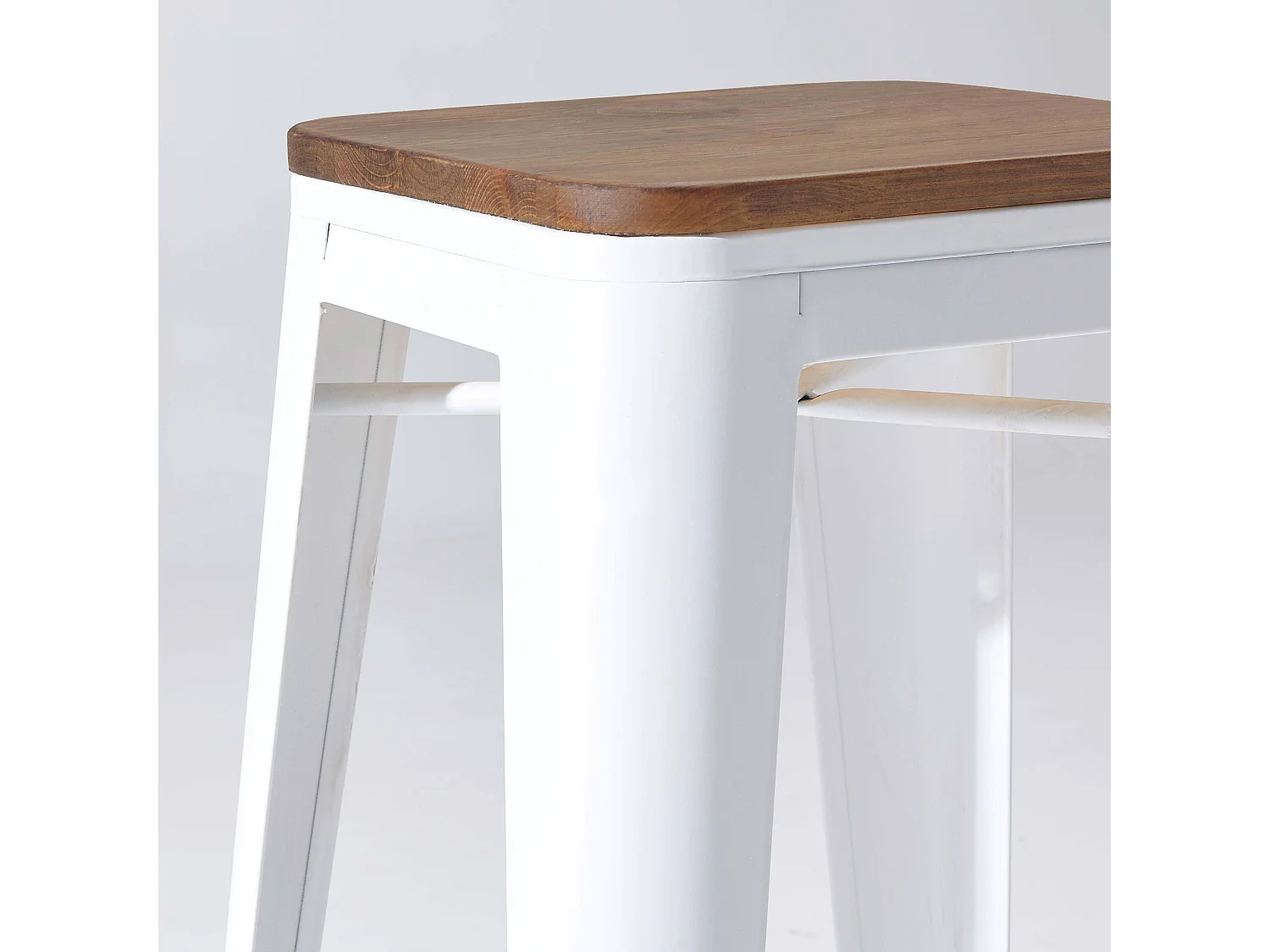 Lot de 4 tabourets de bar en acier blanc