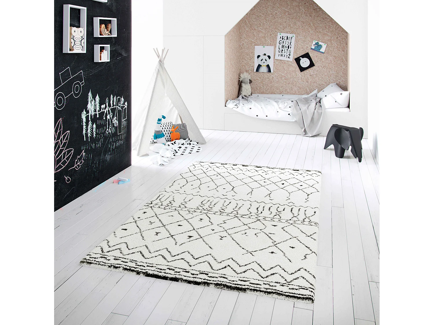 Tapis blanc à poils longs en polypropylène 120 x 170 cm