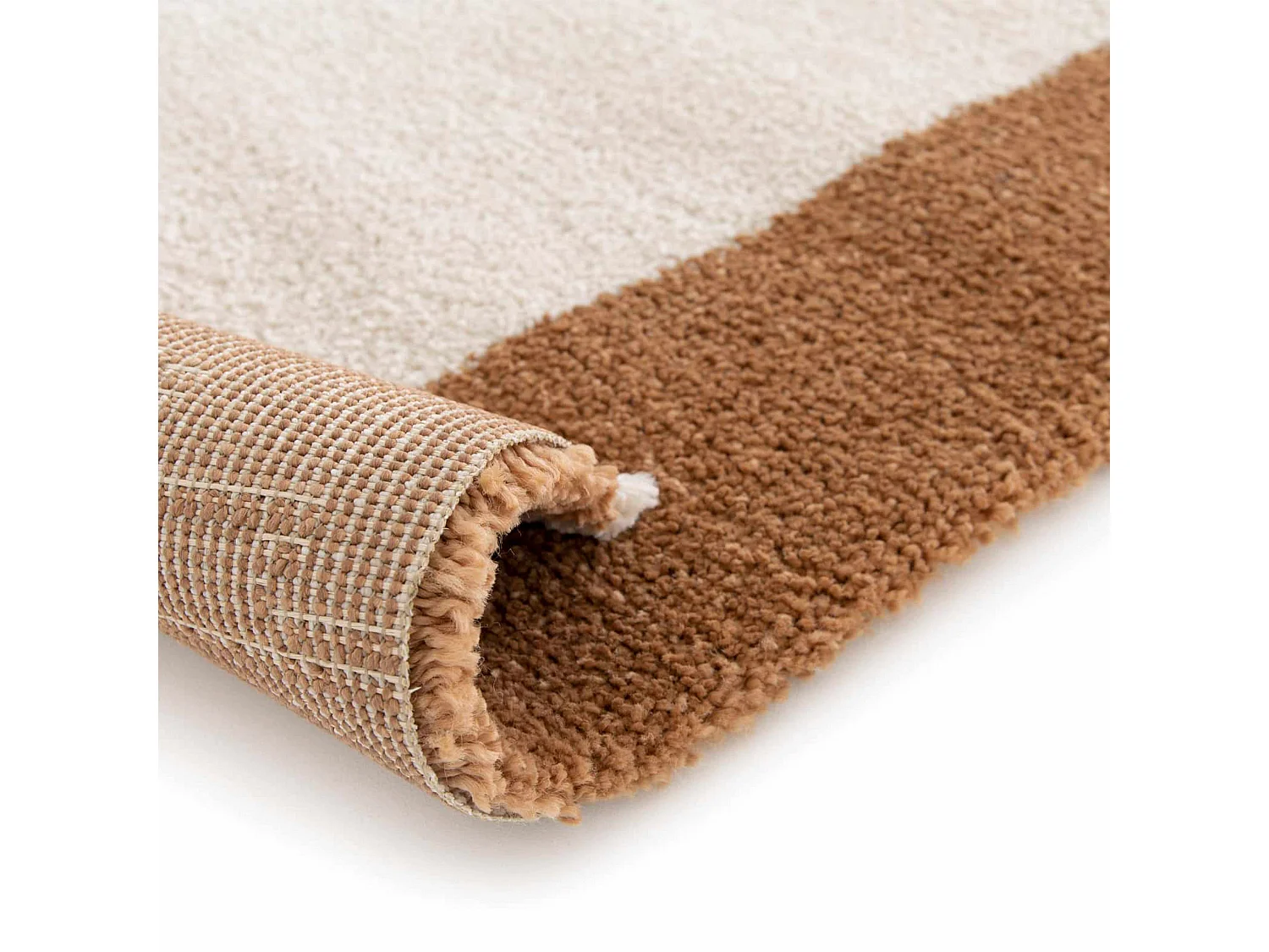 Tapis rectangulaire motif graphique à poils courts 120 x 170 cm