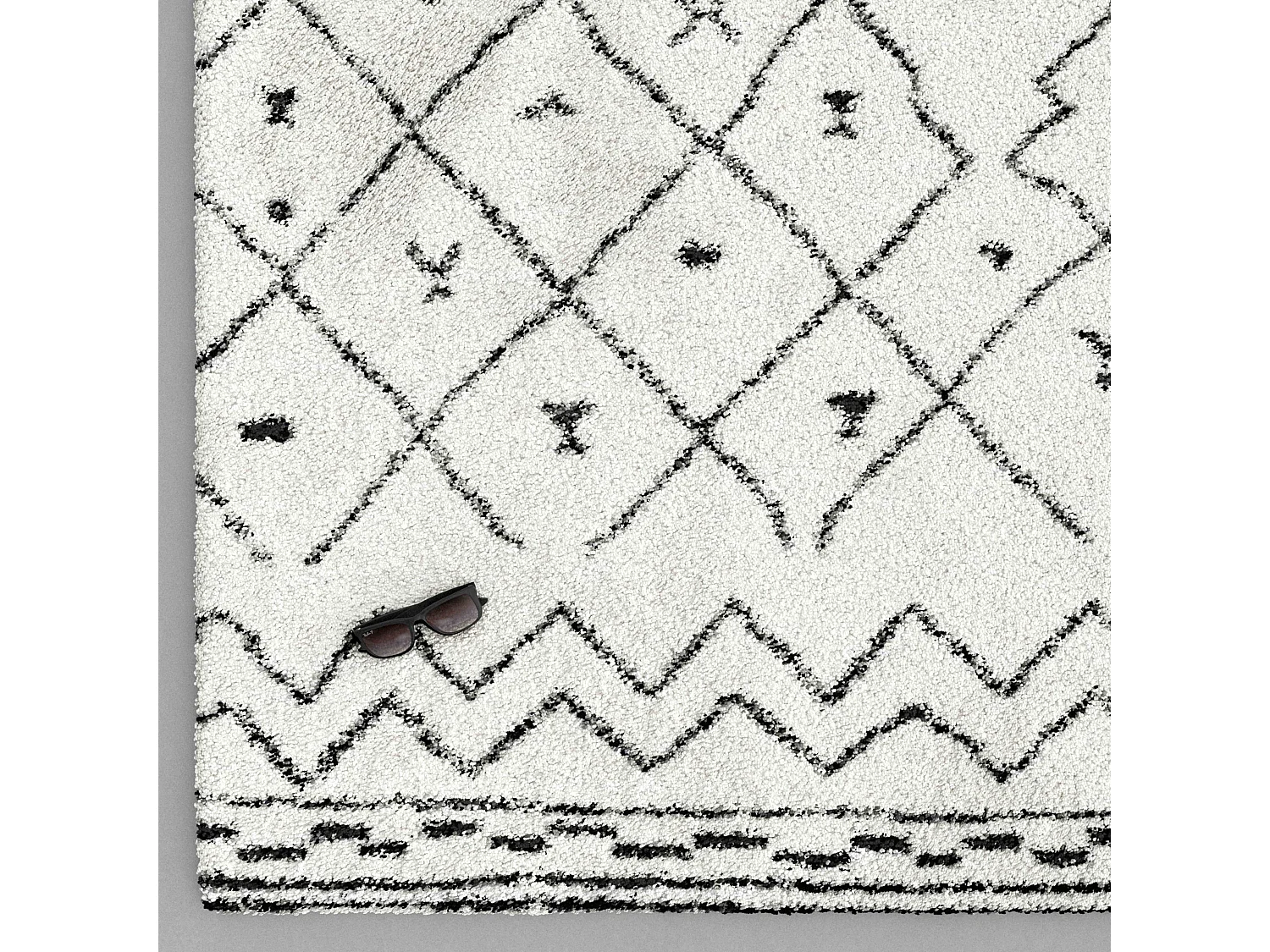 Tapis blanc à poils longs en polypropylène 160 x 230 cm