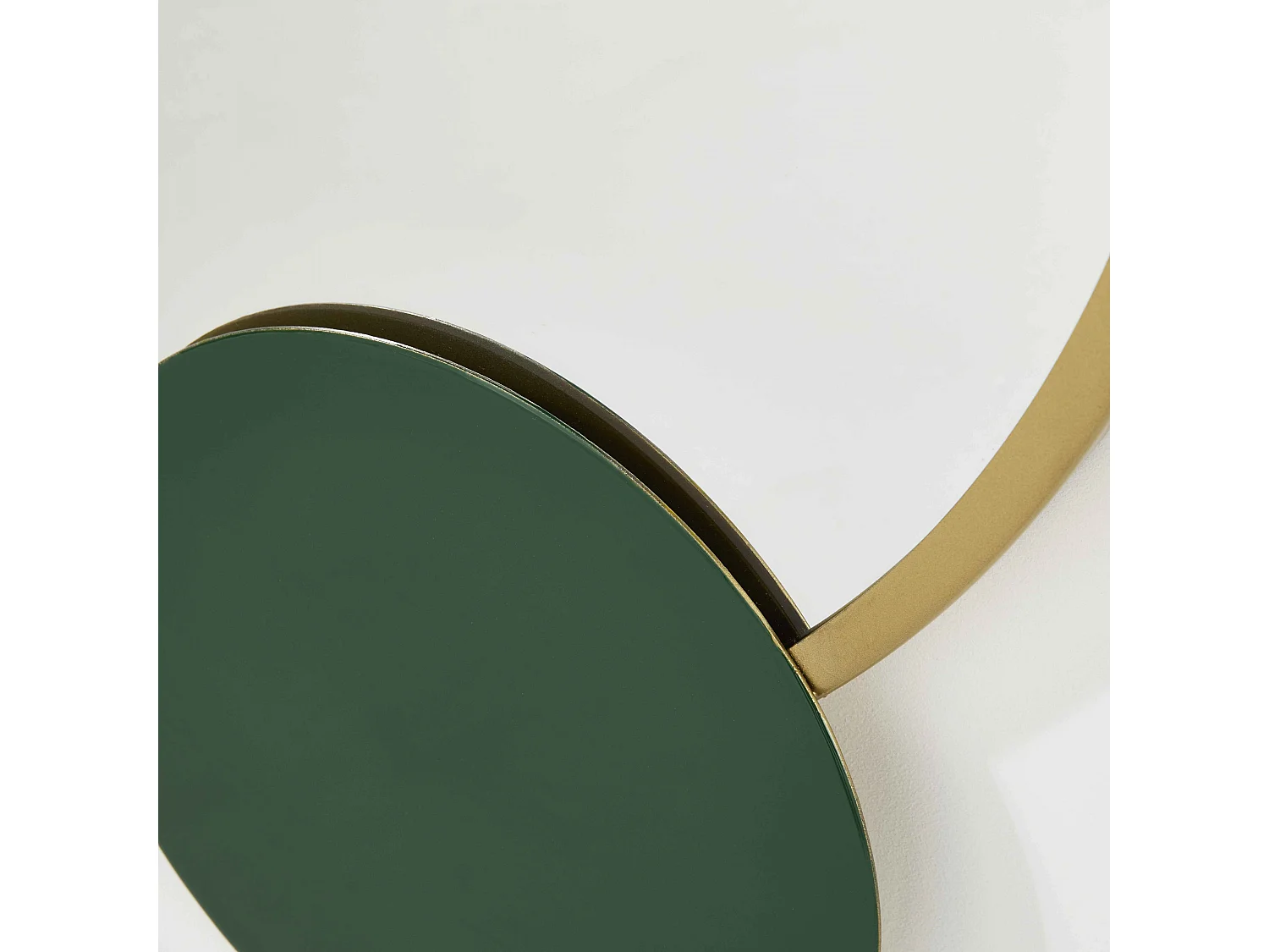 Miroir avec détail en métal émaillé 67 cm