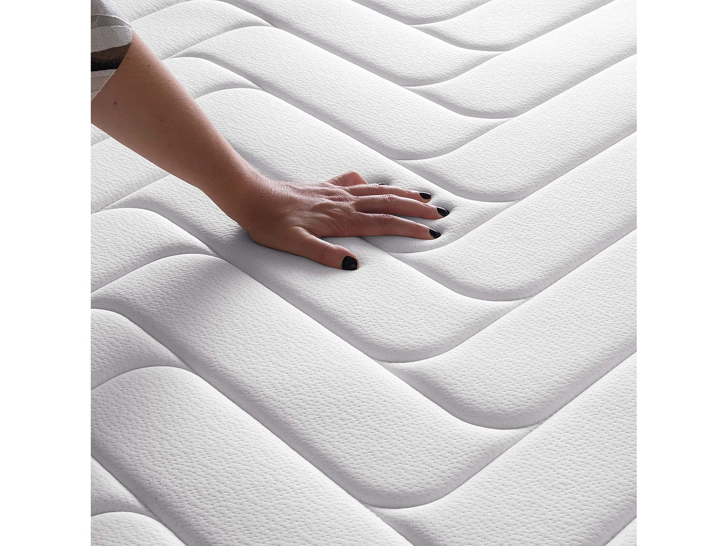 Matelas Wooly One SP 135x190 cm - Hybride - Ressorts Ensachés - Mémoire de Forme - Mousse HR 35 kg - Latex - Confort mi - Ferme - Réversible - 24 cm