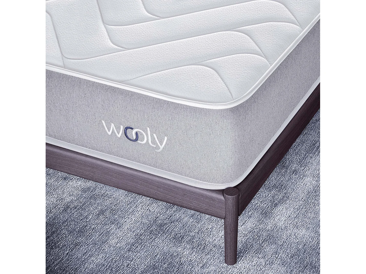 Matelas Wooly One SP 140x190 cm - Hybride - Ressorts Ensachés - Mémoire de Forme - Mousse HR 35 kg - Latex - Confort mi - Ferme - Réversible - 24 cm