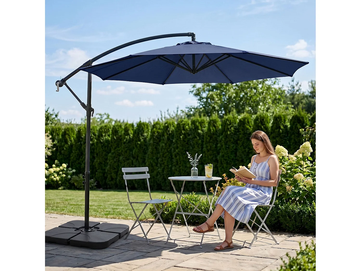 Tuinparasol ASTER / Zweefparasol Met Voet / Verstelbare Hoogte / UV-bescherming, Waterdicht / Donkerblauw / 300 x 300 x 45 cm