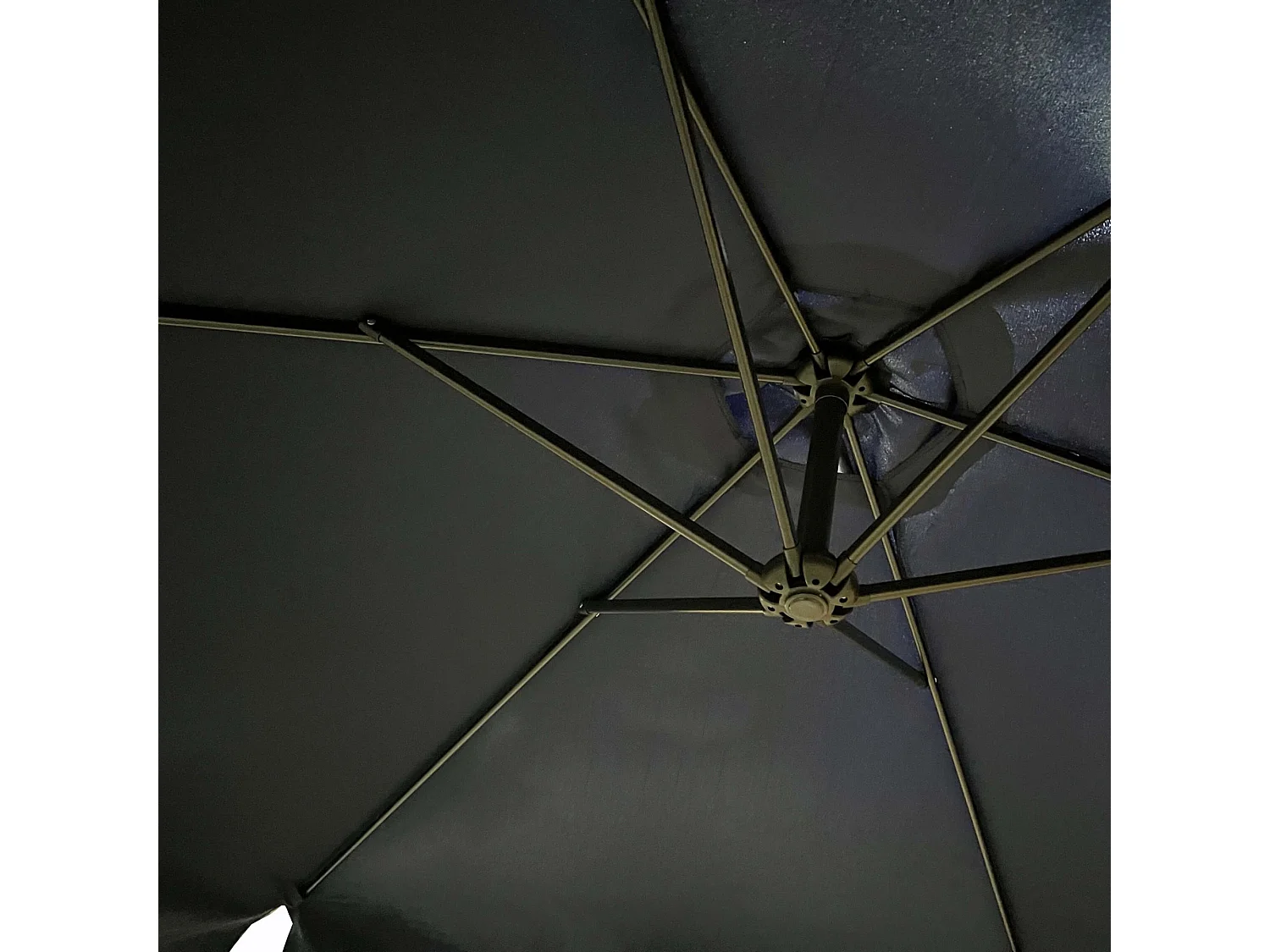 Tuinparasol CYNIA / Zweefparasol Met Voet / Verstelbare Hoogte / UV-bescherming, Waterdicht / Donkerblauw / 300 x 300 x 245 cm