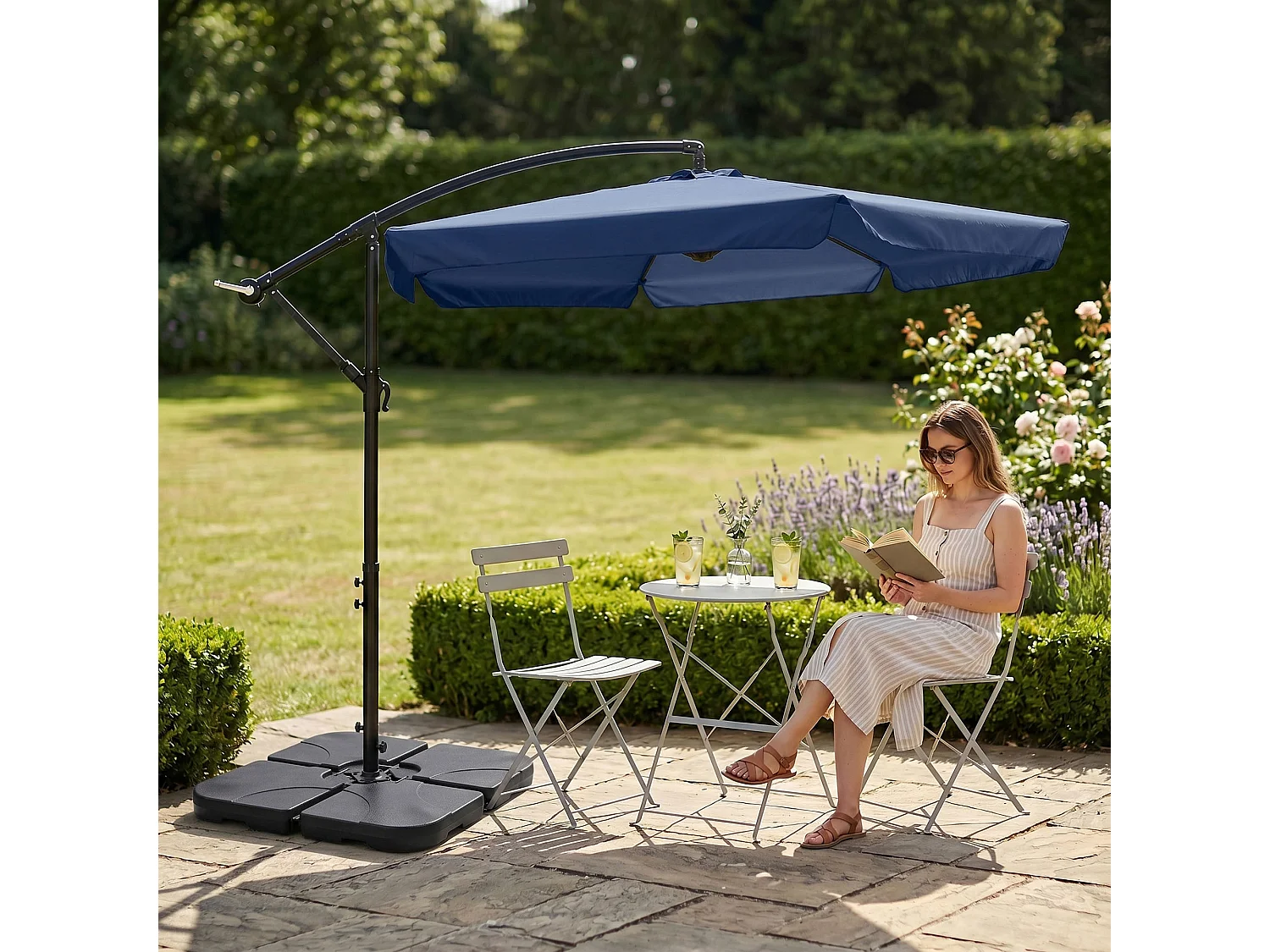 Tuinparasol CYNIA / Zweefparasol Met Voet / Verstelbare Hoogte / UV-bescherming, Waterdicht / Donkerblauw / 300 x 300 x 245 cm