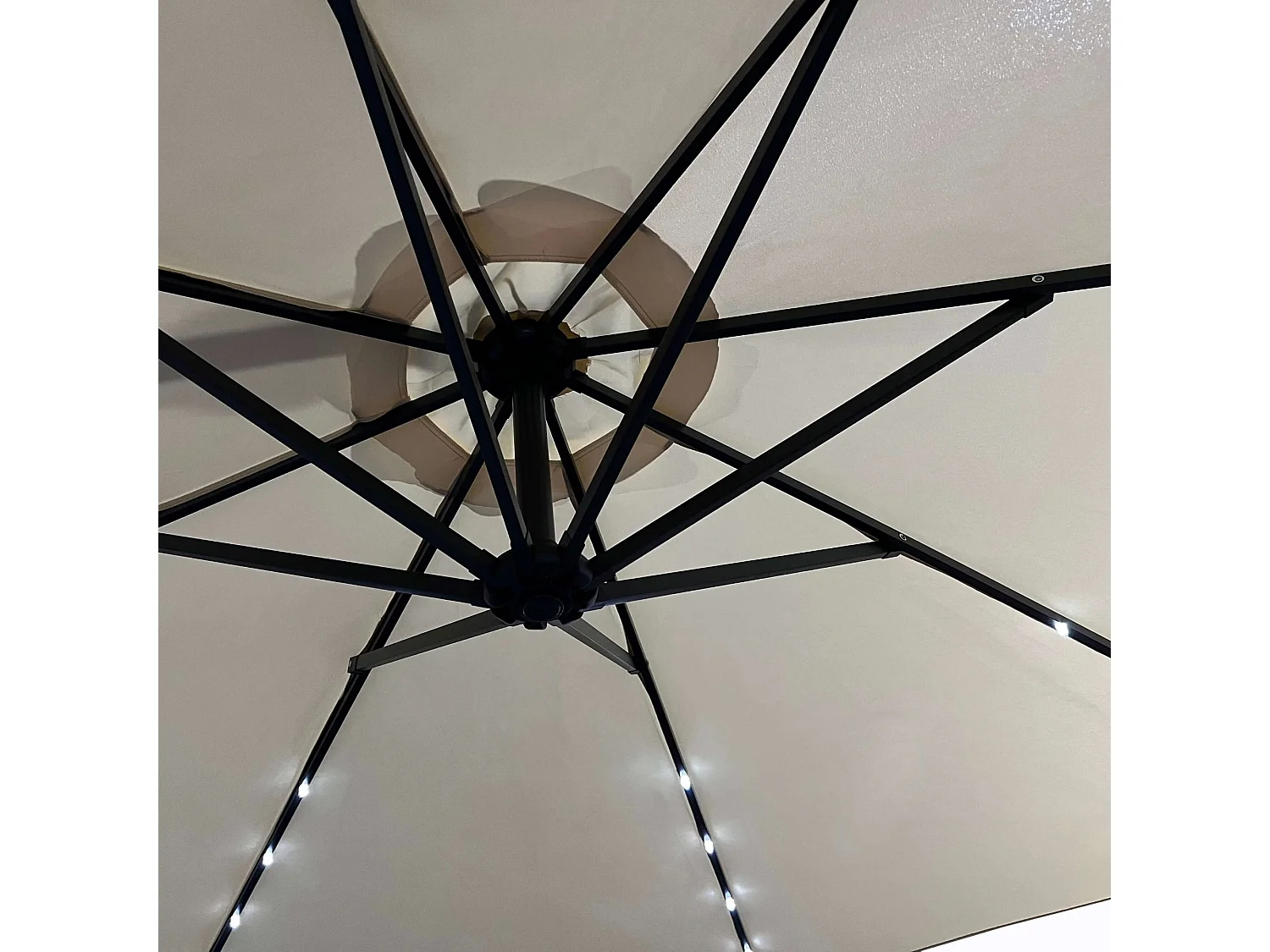 Tuinparasol MILIN met LED-verlichting / Zweefparasol Met Voet / Verstelbare Hoogte / UV-bescherming, Waterdicht / Beige / 300 x 300 x 245 cm