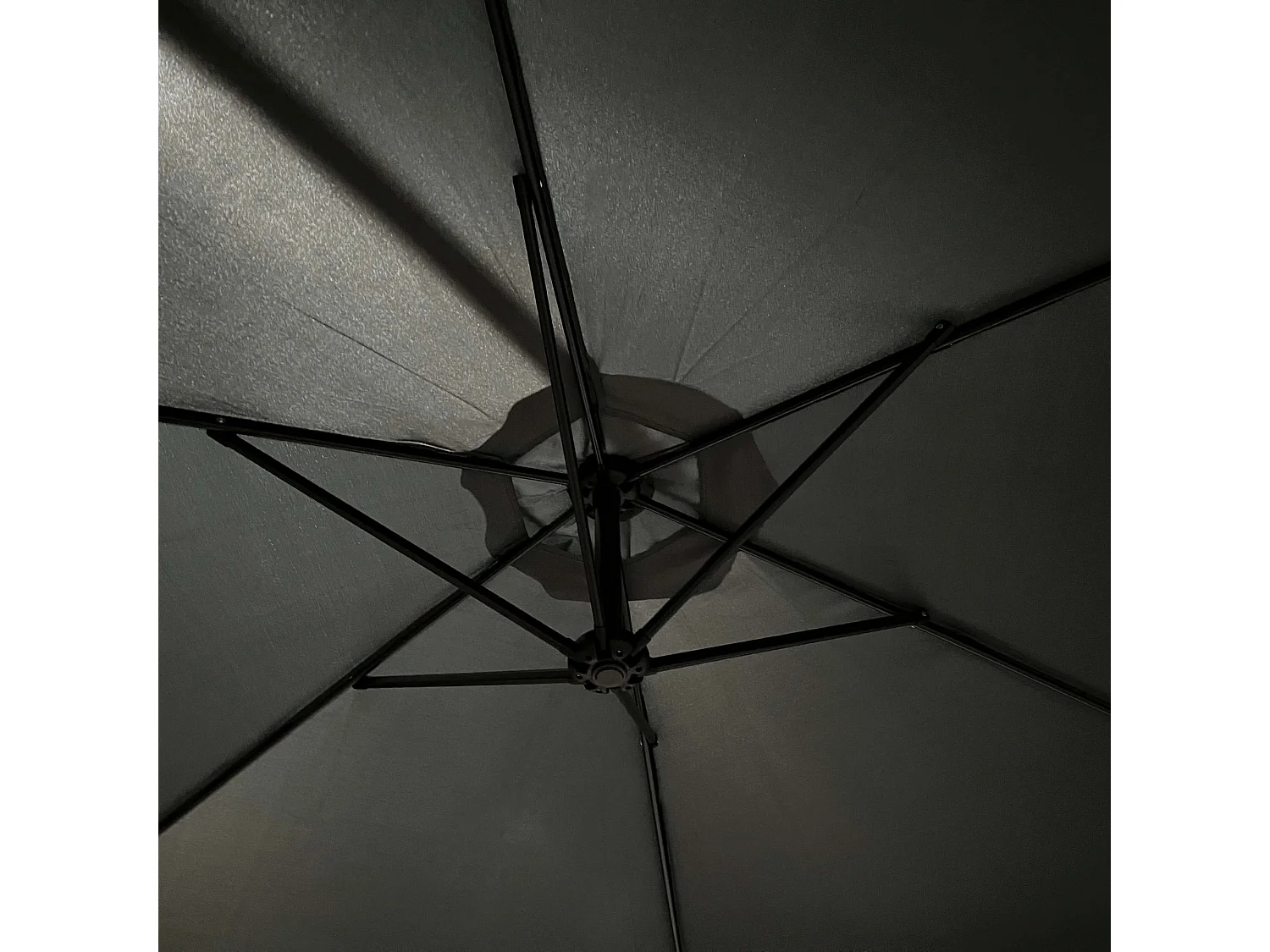 Terrasparasol CYNIA Zwenkbaar 245x300x300 cm Donkergrijs met Kurkkoord voor Zelfmontage