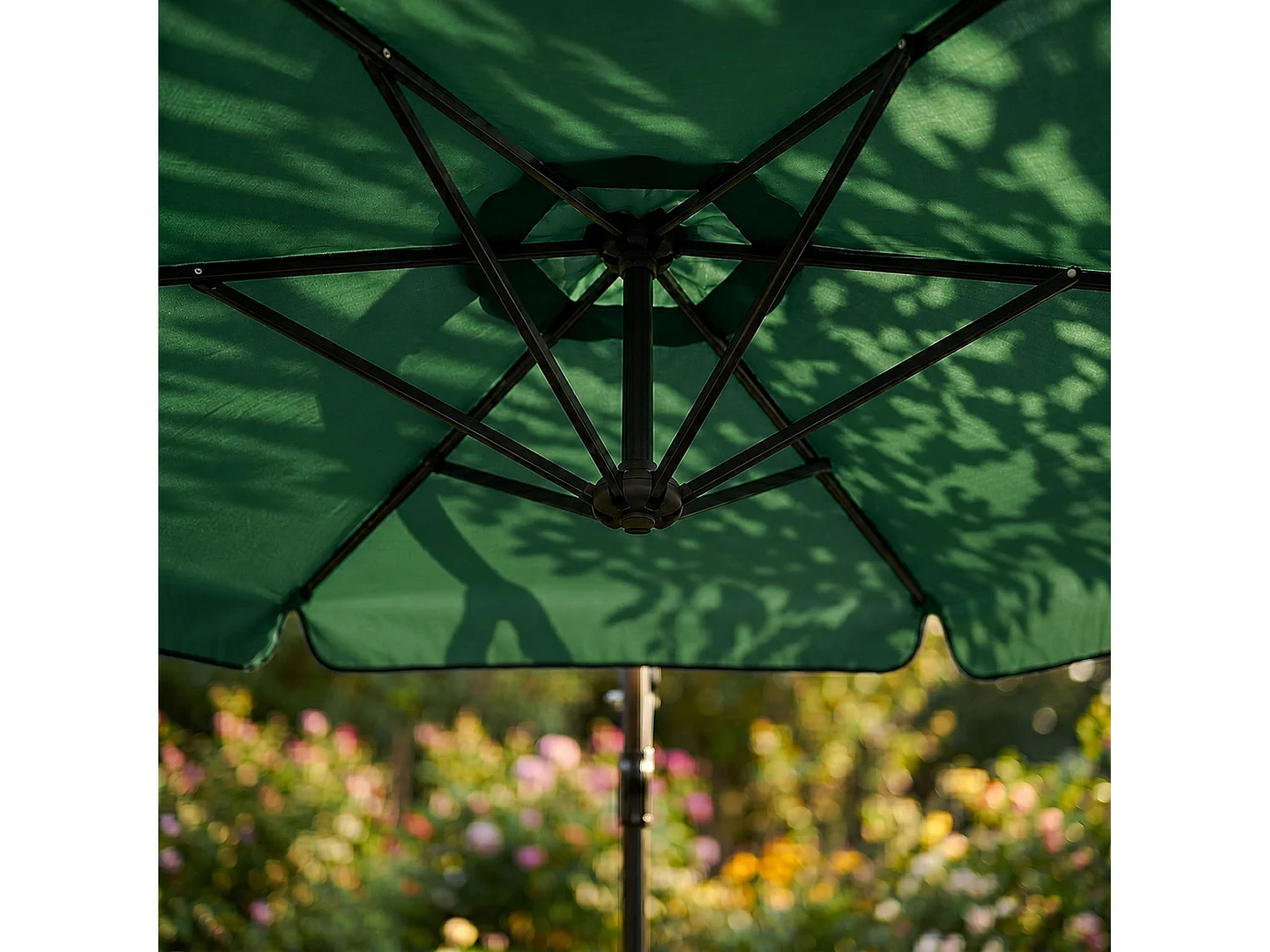 Tuinparasol CYNIA / Zweefparasol Met Voet / Verstelbare Hoogte / UV-bescherming, Waterdicht / Donkergroen / 300 x 300 x 245 cm