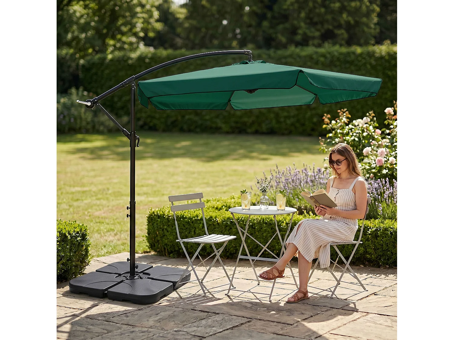 Tuinparasol CYNIA / Zweefparasol Met Voet / Verstelbare Hoogte / UV-bescherming, Waterdicht / Donkergroen / 300 x 300 x 245 cm