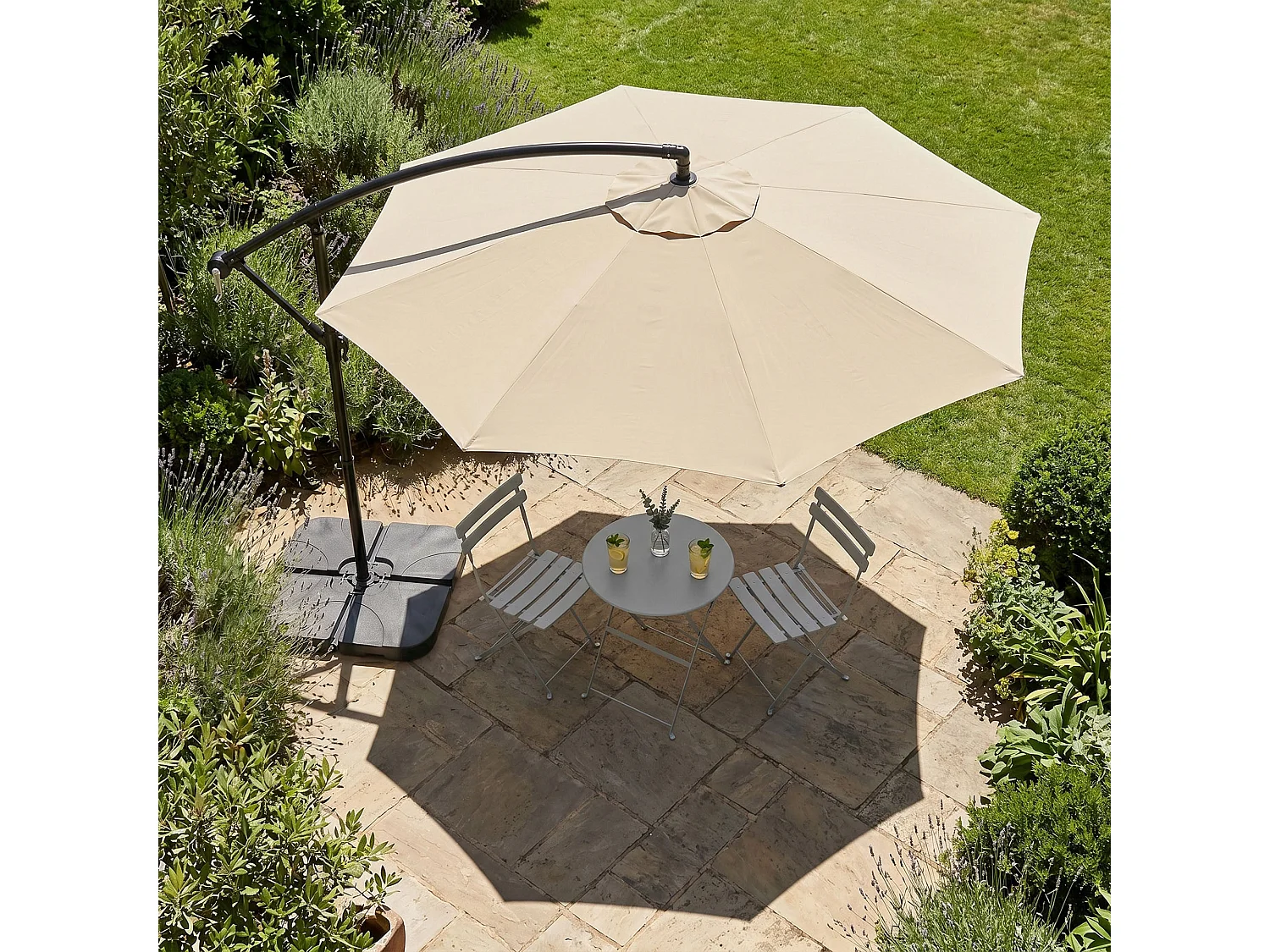 Tuinparasol ASTER / Zweefparasol Met Voet / Verstelbare Hoogte / UV-bescherming, Waterdicht / Beige / 300 x 300 x 45 cm