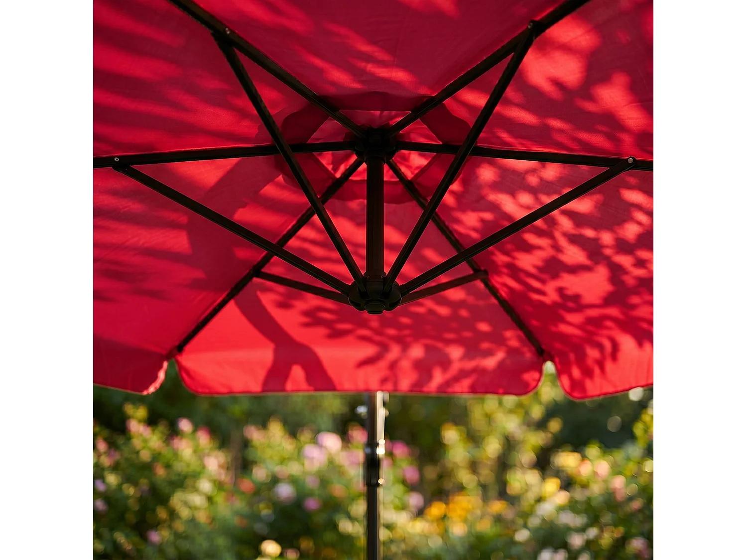 Tuinparasol CYNIA / Zweefparasol Met Voet / Verstelbare Hoogte / UV-bescherming, Waterdicht / Rood / 300 x 300 x 245 cm