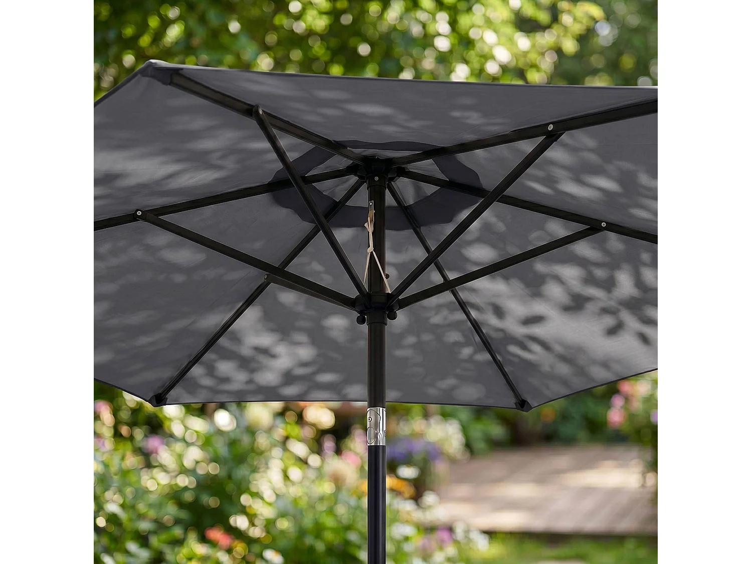 Parasol de jardin ORIENT avec inclinaison réglable en gris foncé, Poids 4,5 kg Dimensions L270 x l270 x H235 cm