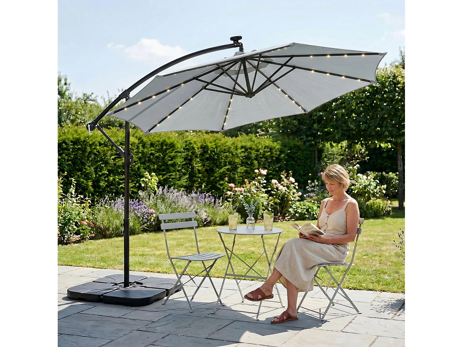Sombrilla de jardín MILIN Gris Claro con iluminación LED peso 12,7 kg dimensiones 300x00x45 cm