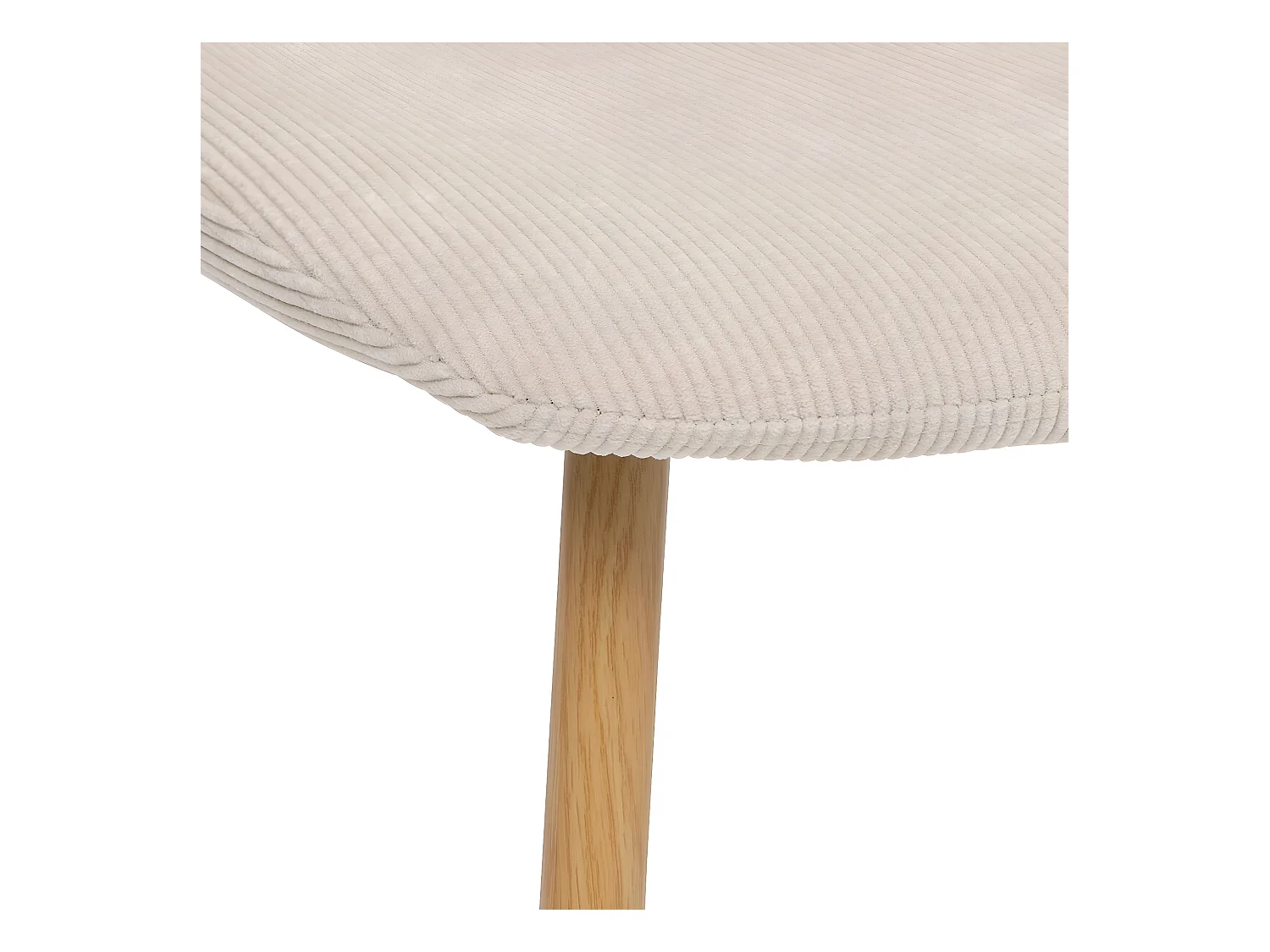Lot de 4 chaises en velours coloris beige, pieds en bois imitation chêne