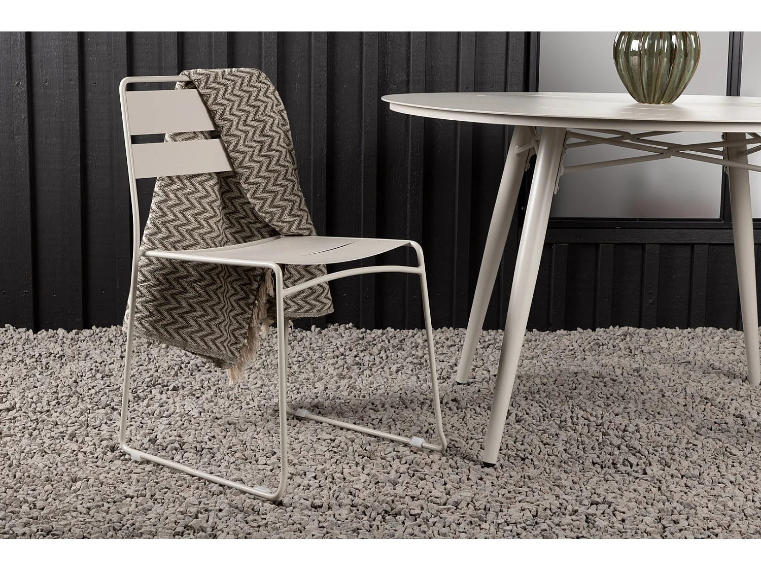 Lina tuinstoel stapelbaar beige.