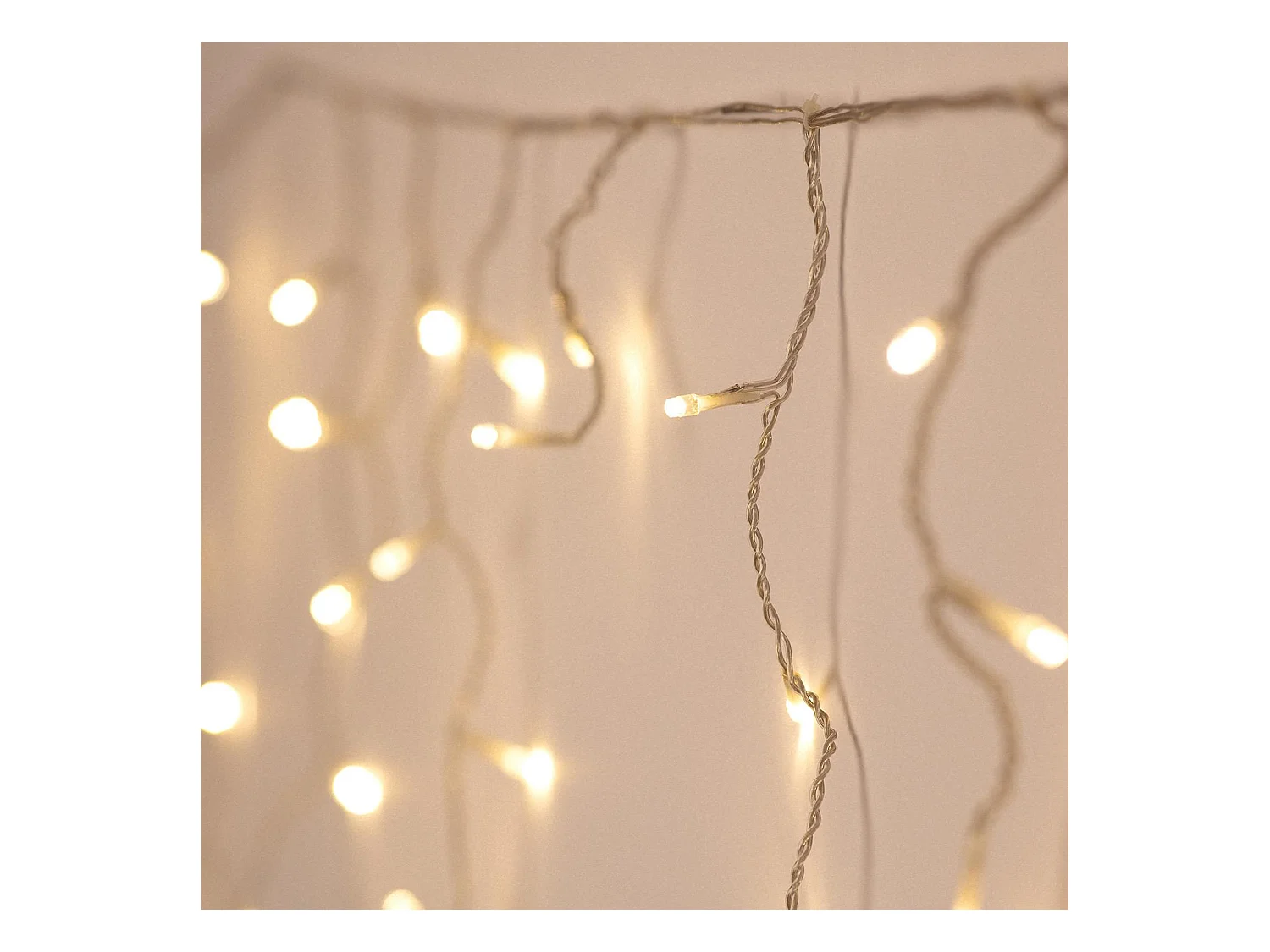 Cortina de Guirnaldas LED Exterior 6m Transparente Carámbano Blanco Cálido 2700K