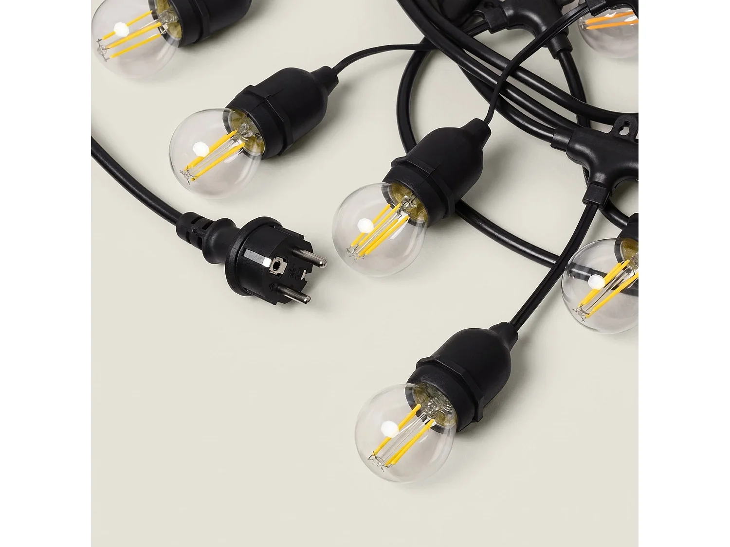 Kit Guirlande Waterproof 5.5m Noire + 8 Ampoules LED E27 Filament 4W 2700K Blanc chaud