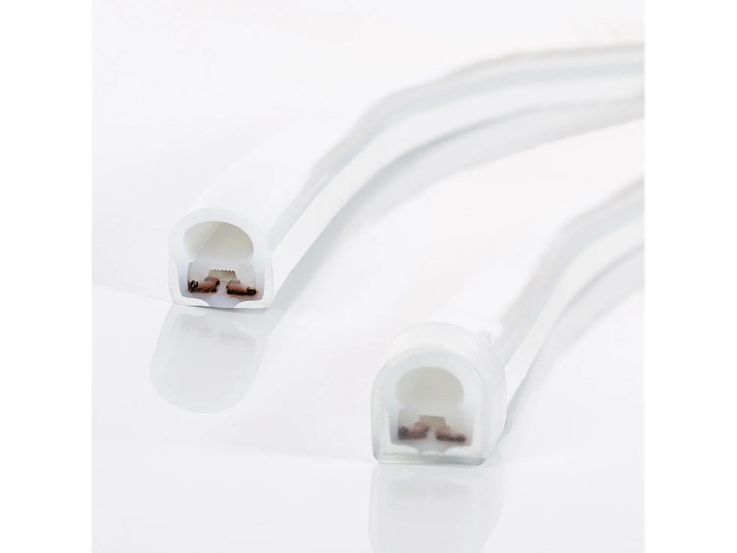 Striscia LED Neon Regolabile 220V Bianco Freddo Semicircolare 180 7.5W/m IP67 Taglio 100cm 1 m