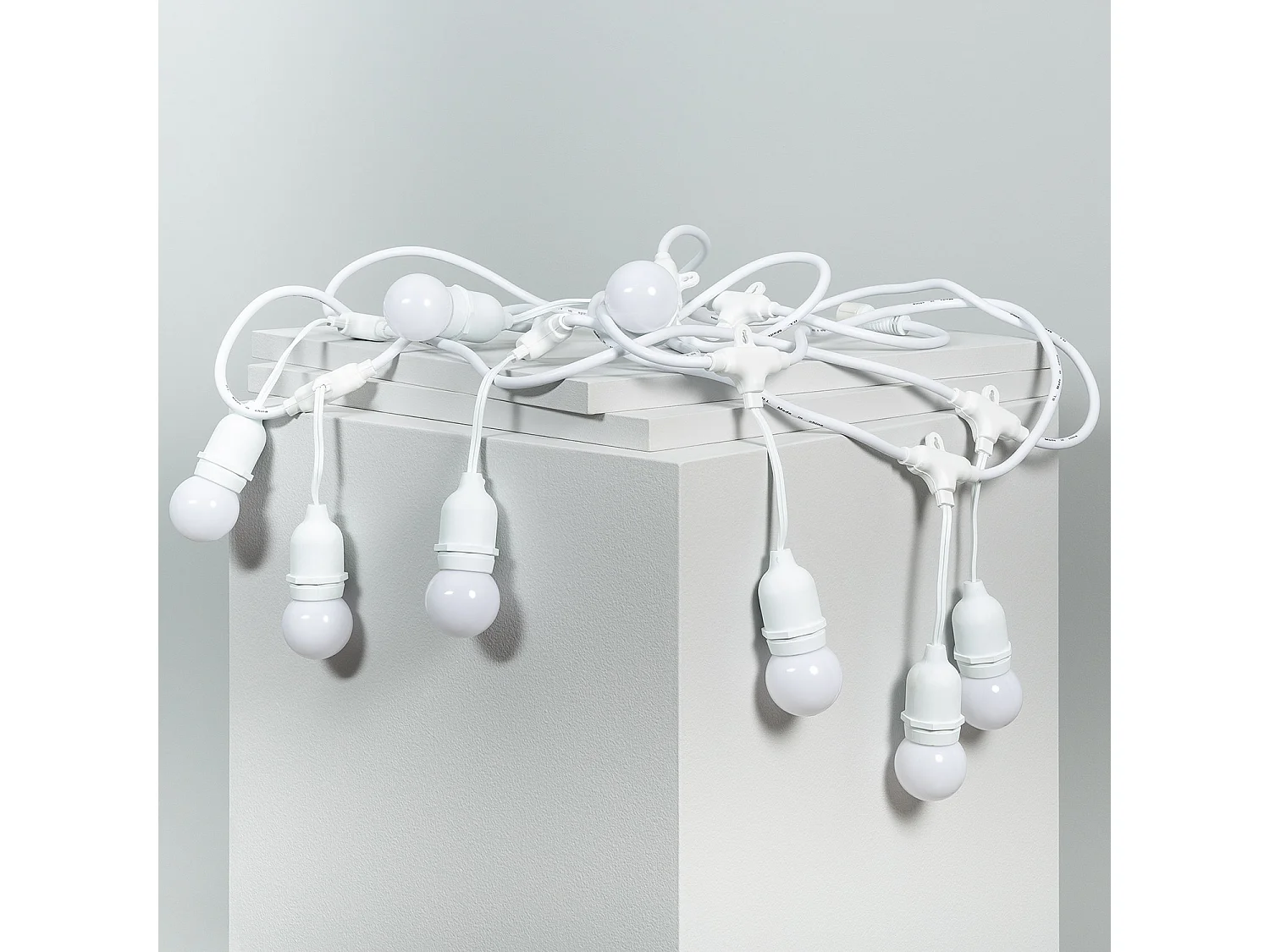 Kit Guirlande Waterproof 5.5m Blanche + 8 Ampoules LED E27 G45 3W de Couleurs  Blanc