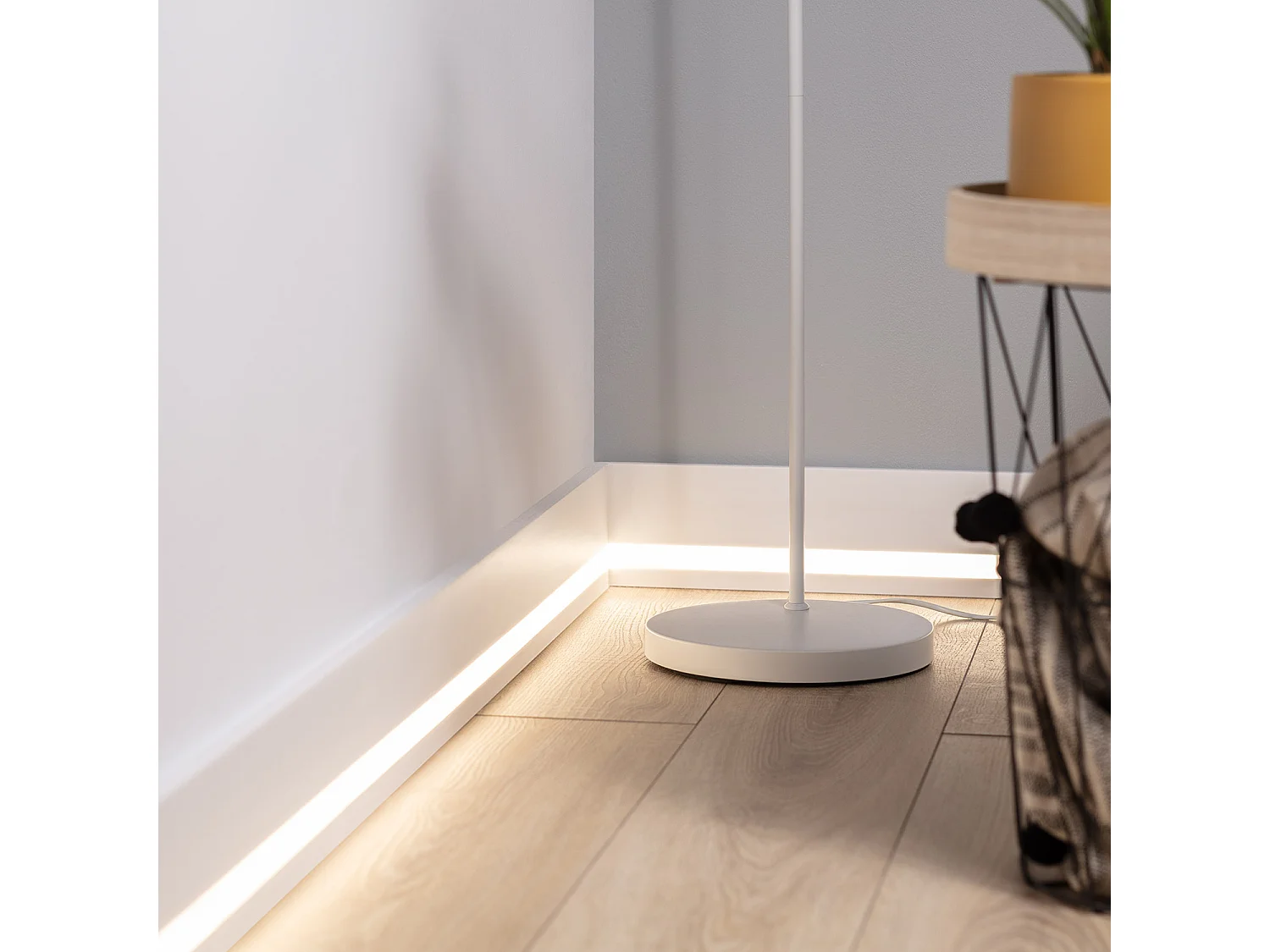 Moulure Plinthe pour Ruban LED Classic avec Capot Continu 10 m