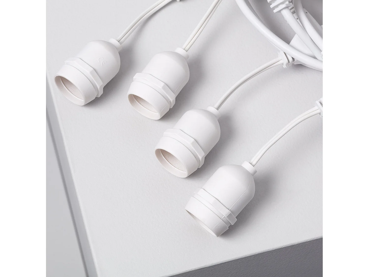 Ghirlanda per Esterni con 8 Portalampade E27 5.5m Bianco IP65 Bianco