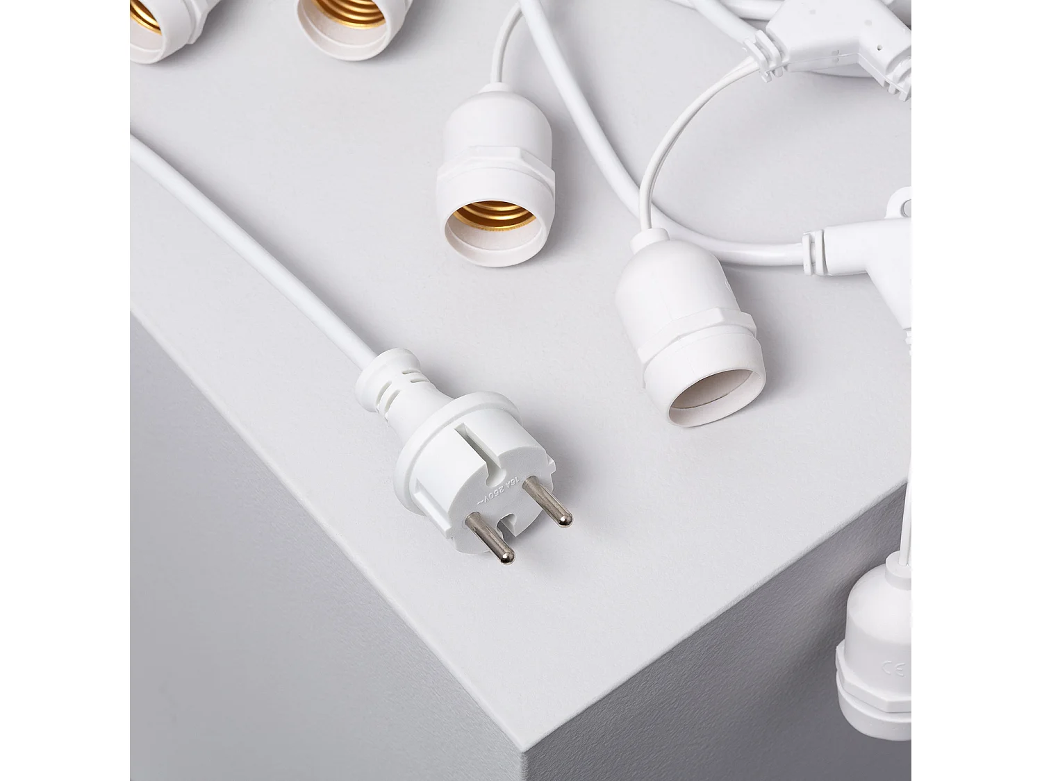 Ghirlanda per Esterni con 8 Portalampade E27 5.5m Bianco IP65 Bianco