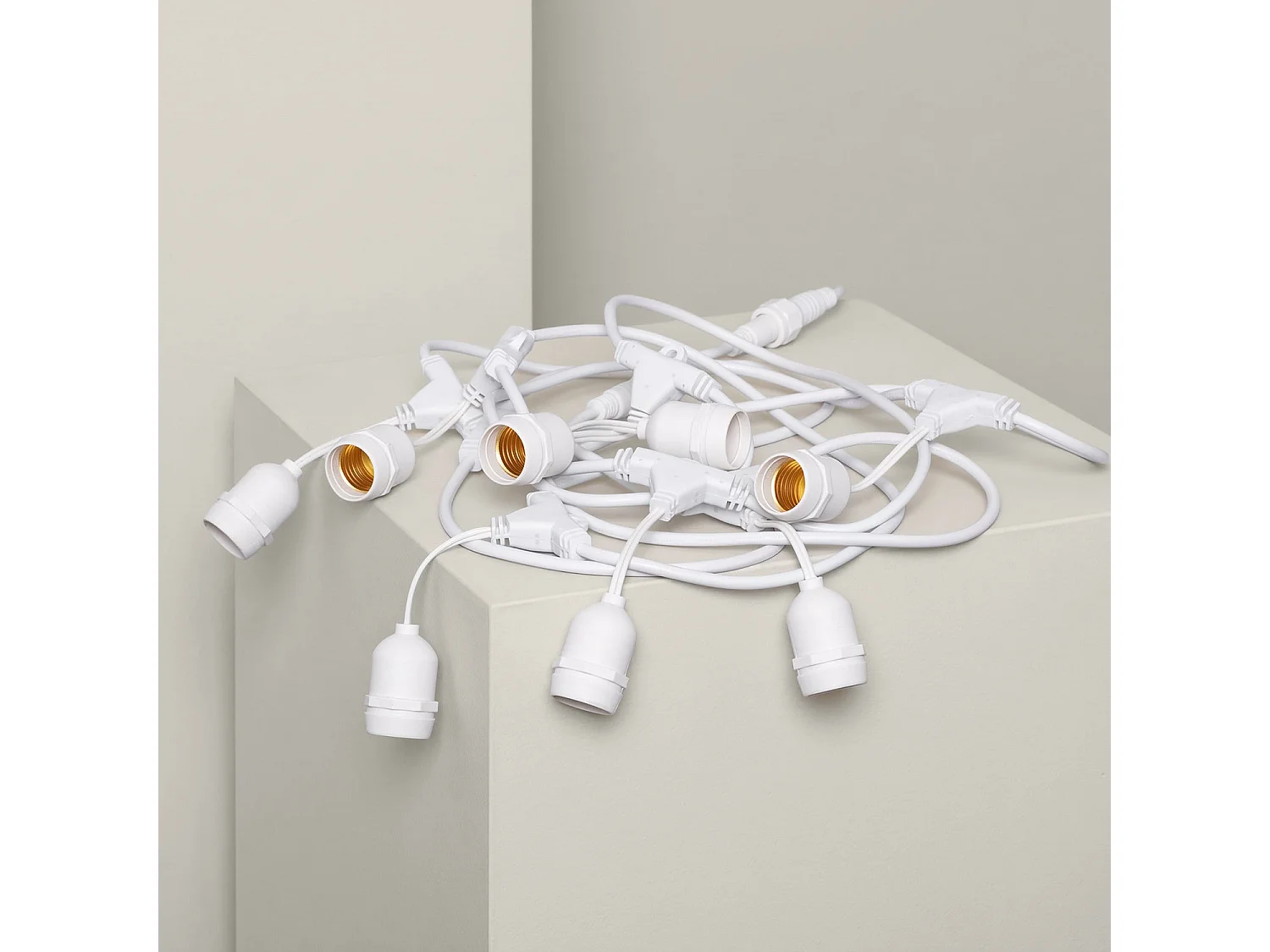 Ghirlanda per Esterni con 8 Portalampade E27 5.5m Bianco IP65 Bianco