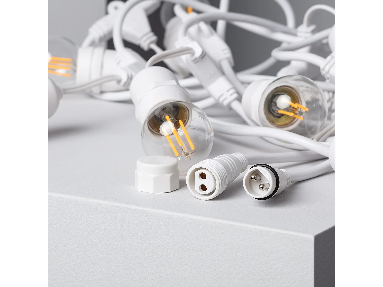 Kit Ghirlanda Waterproof 5.5m Bianco + 8 Lampadine LED E27 Filamento 4w 2700K Bianco Caldo