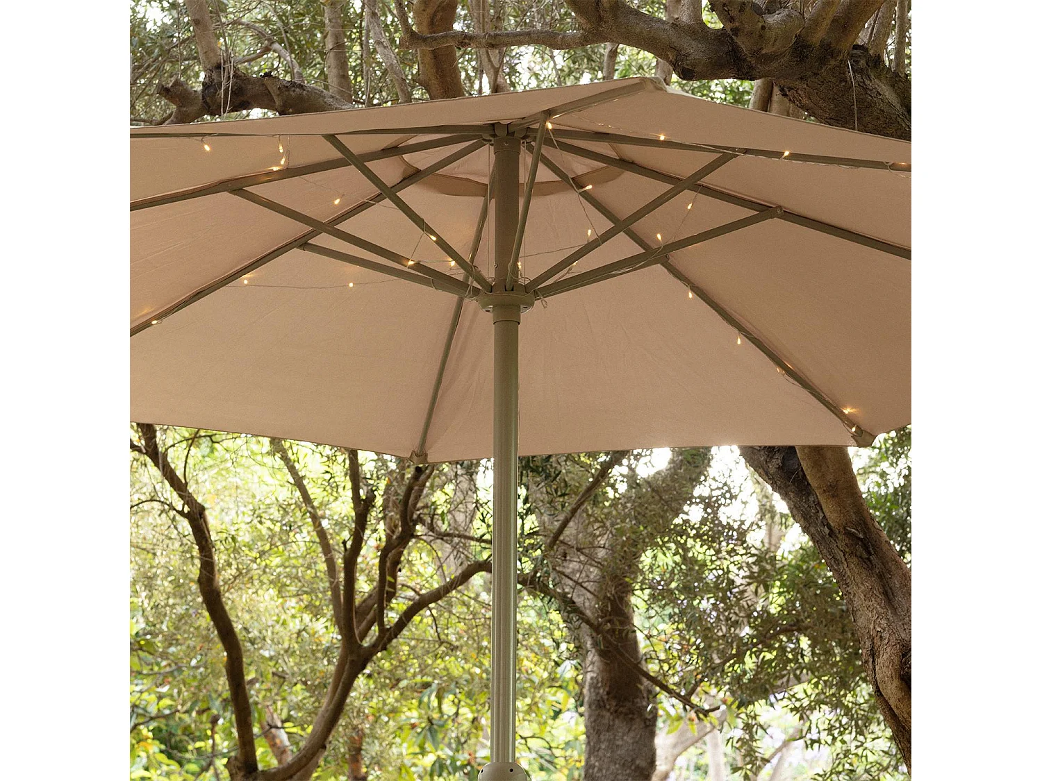 Guirlande LED Extérieure à Piles pour Parasol 2m  3000K Blanc chaud