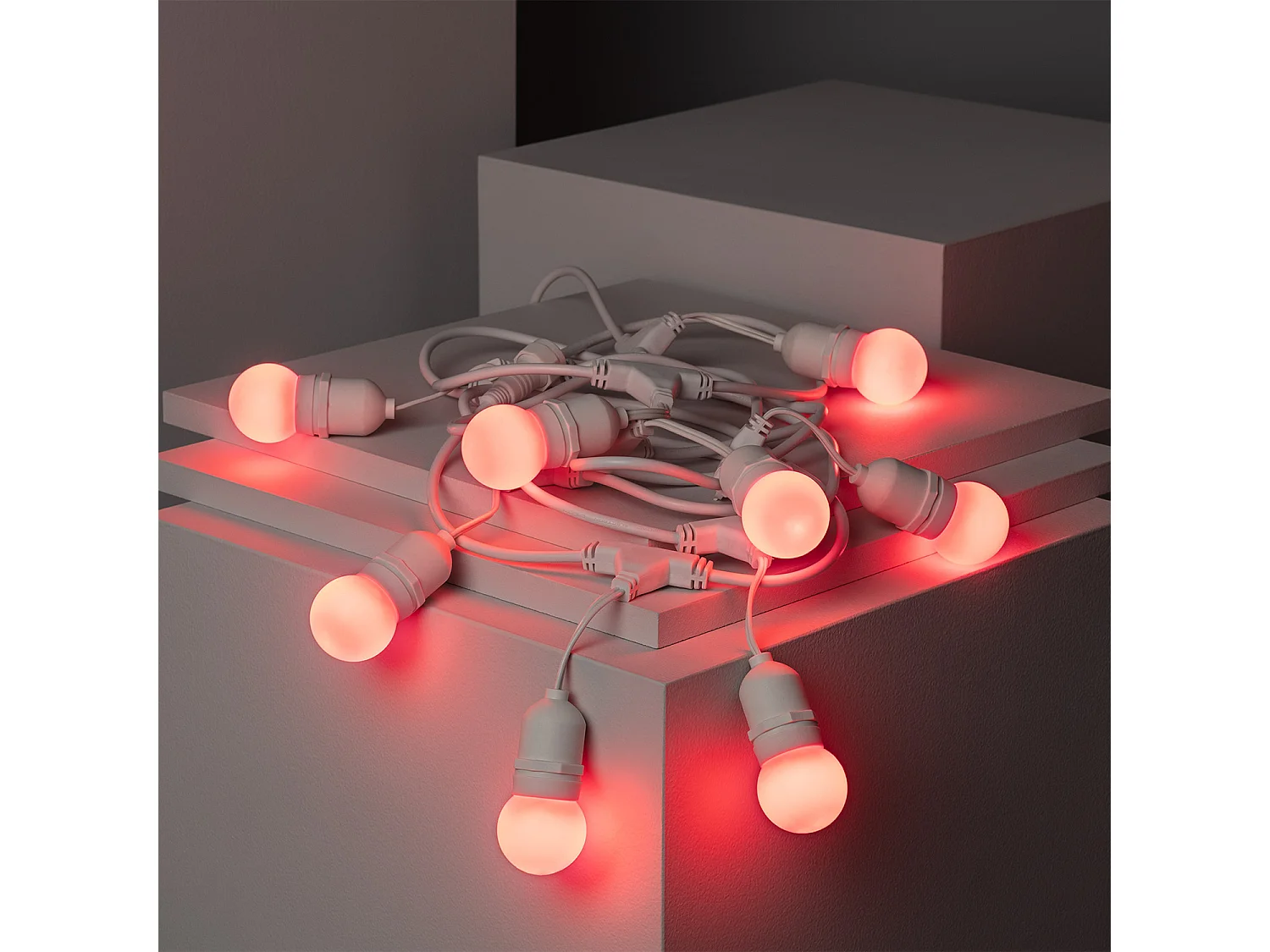 Kit Ghirnalda Waterproof 5.5m Bianco + 8 Lampadine LED E27 G45 3W a Colori Rosso