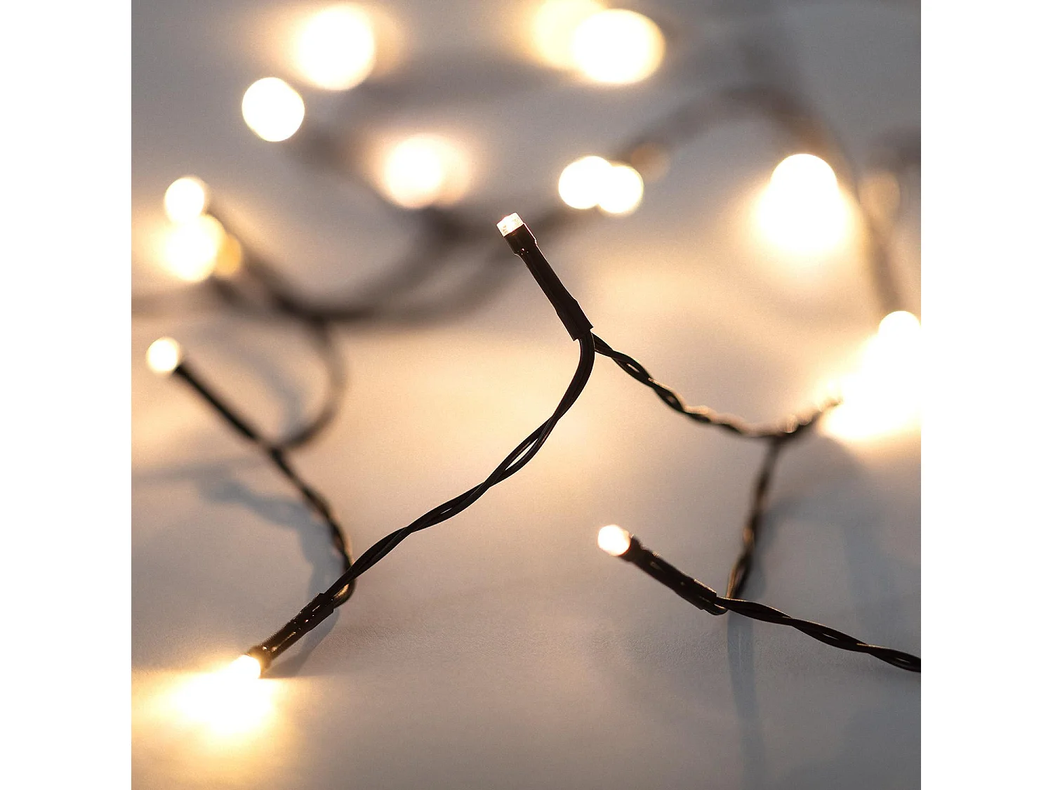 Guirlande LED Extérieure Câble Noir à Piles 3,5 m Blanc Chaud 2700K