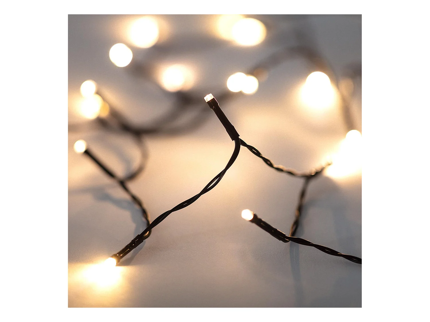 Guirlande LED Extérieure Câble Noir à Piles 1.8m Blanc Chaud 2700K