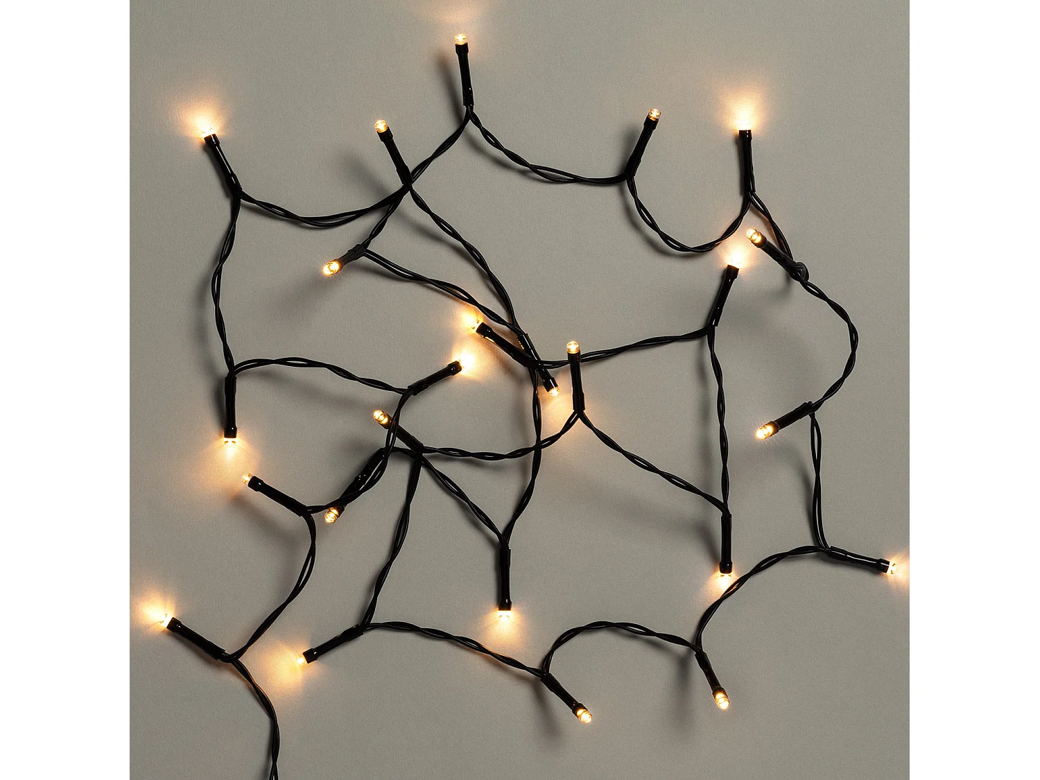 Guirlande LED Extérieure Câble Noir à Piles 1.8m Blanc Chaud 2700K