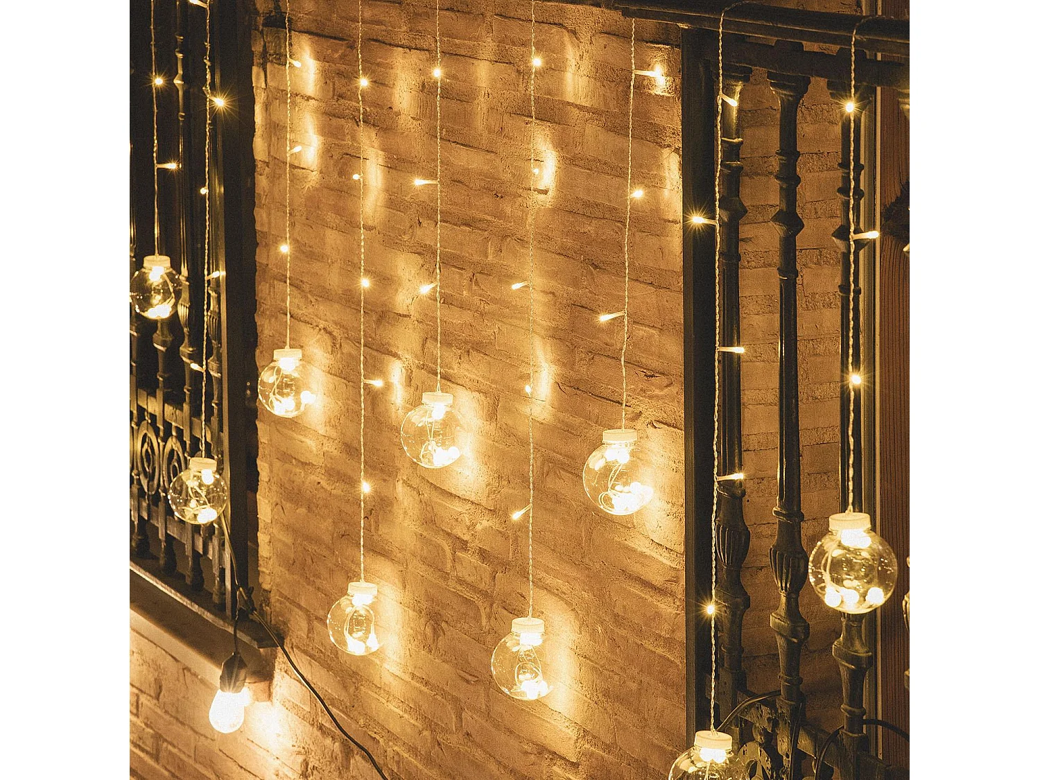 Tenda Palline Sospensione LED 3.6W 2.5m 3000K Bianco Caldo