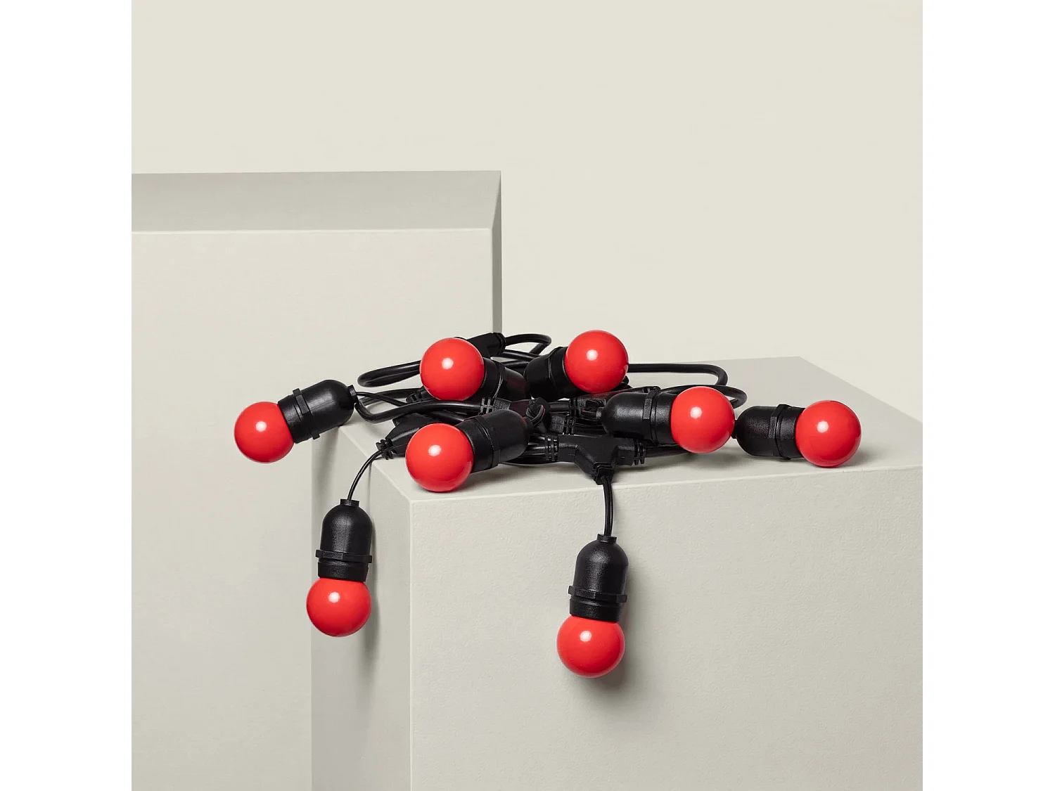 Guirnalda Exterior con Bombillas LED E27 5.5m IP65 Negro Rojo
