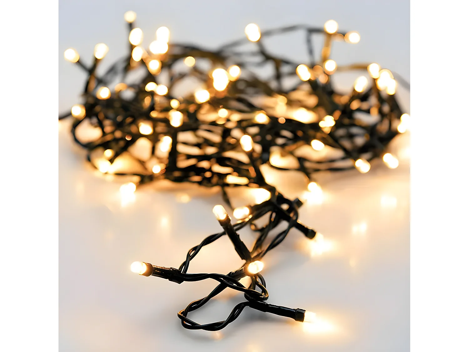 Guirlande LED Extérieure Câble Noir à Piles 7.5m Blanc Chaud 2700K