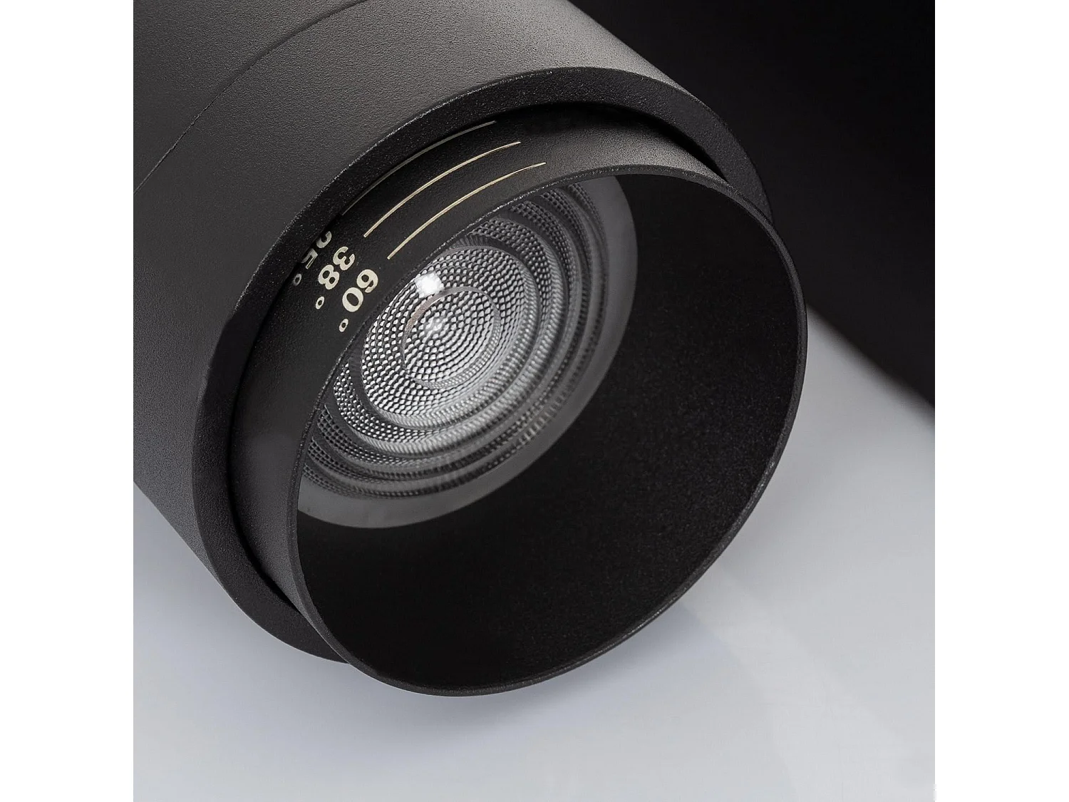 Spot LED sur Rail Triphasé 30W Dimmable Wolf Multiangle 15-60º Noir 3000K Blanc chaud