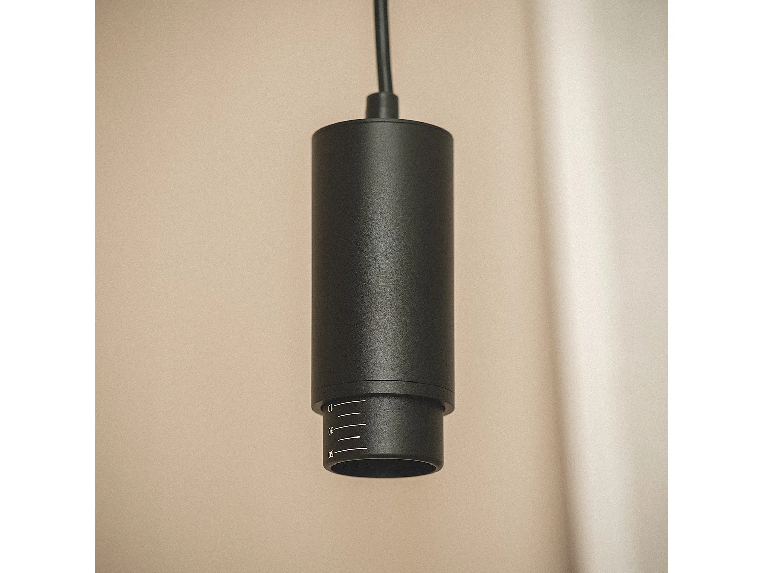Suspension Aluminium Multiangle 10-50º pour Ampoule GU10  Noir