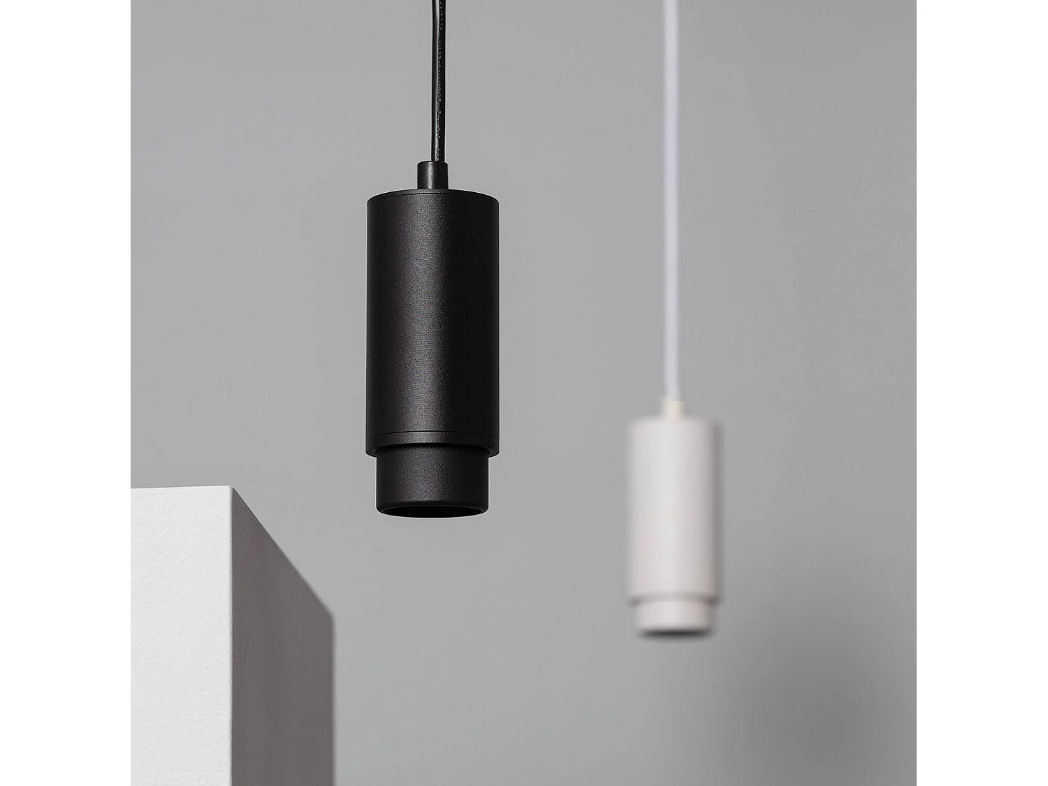 Suspension Aluminium Multiangle 10-50º pour Ampoule GU10  Noir