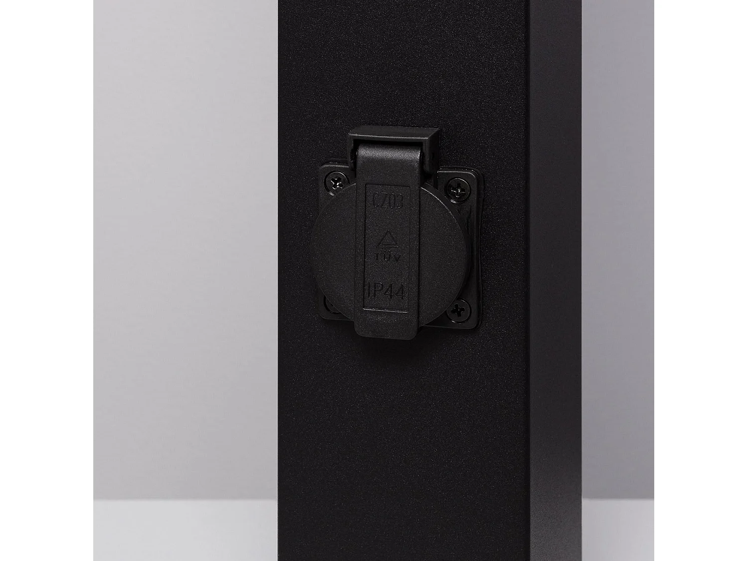 Baliza Exterior Superficie Pie 74cm con Enchufe Tipo F Schuko Augusta Negra Negro