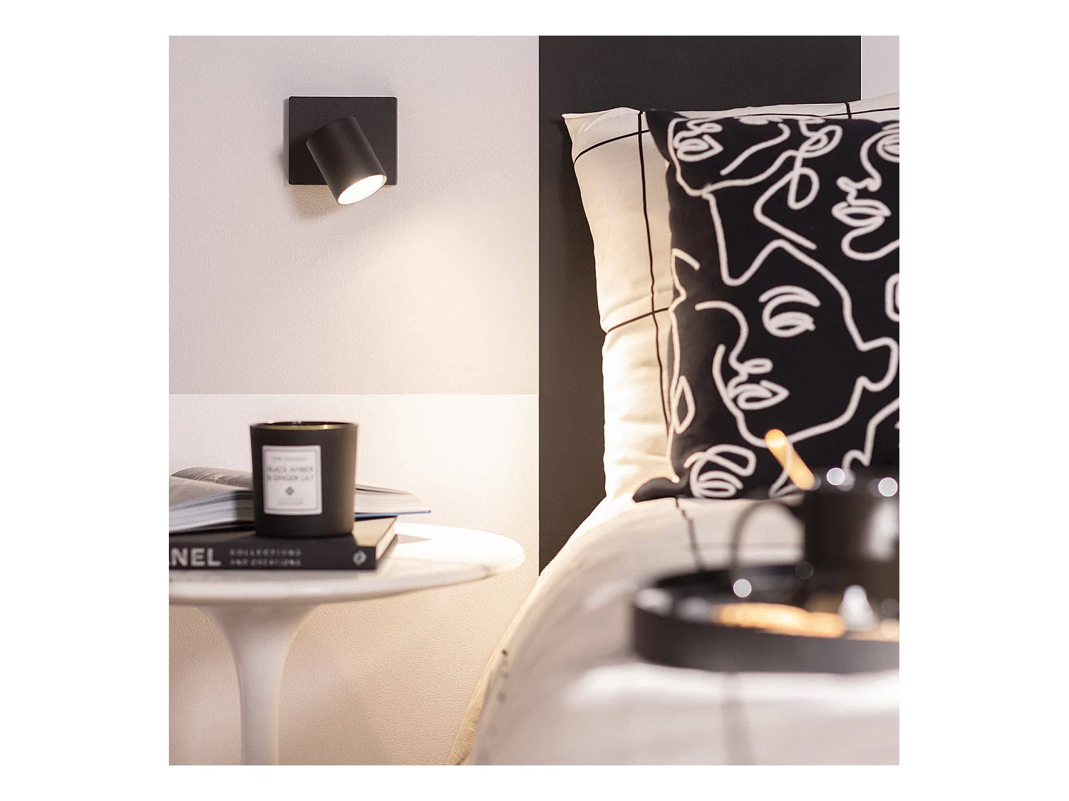 Spot à Douille en Saillie Orientable Aluminium Gylu à Ampoule GU10 Noir