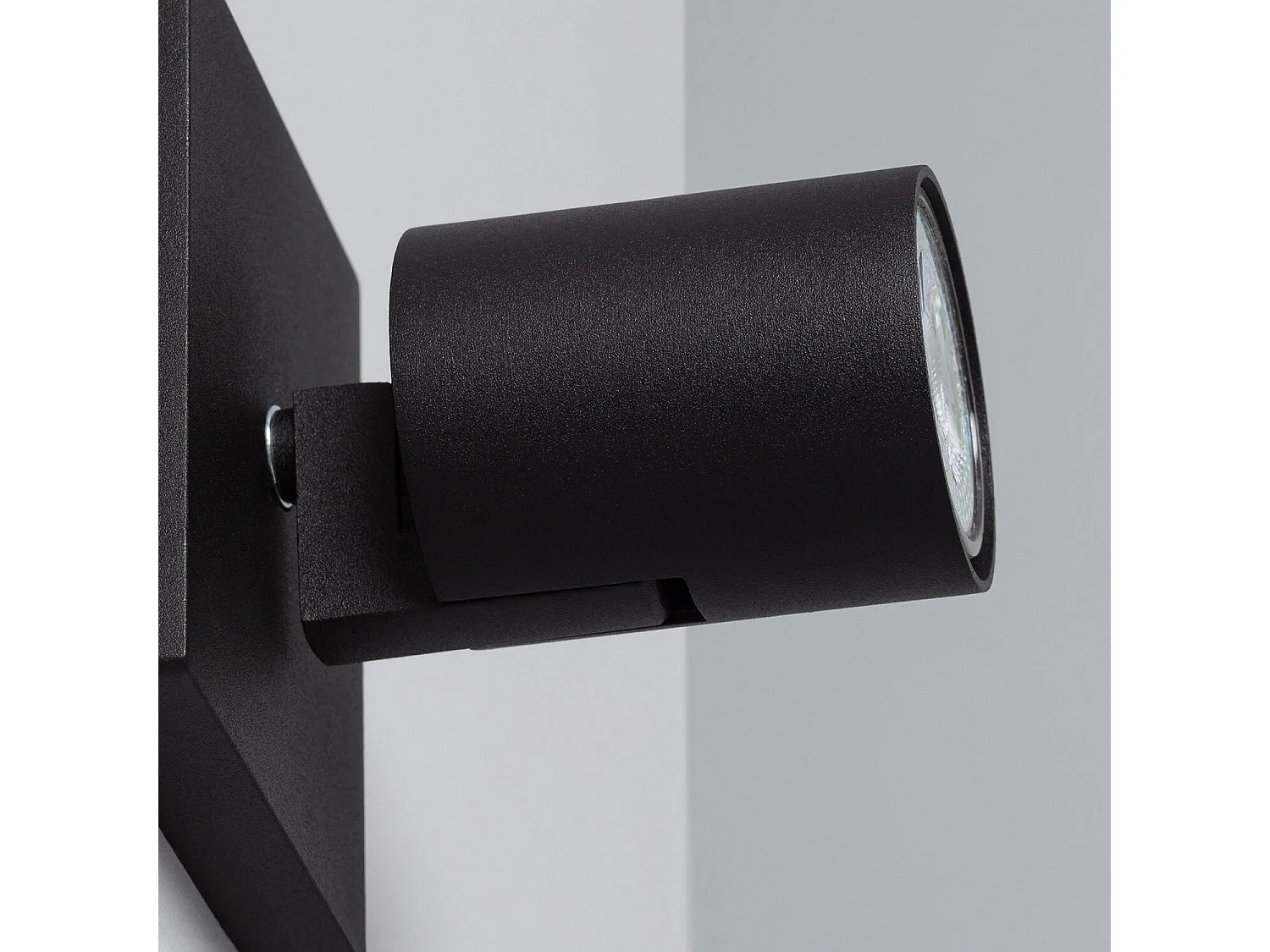 Spot à Douille en Saillie Orientable Aluminium Gylu à Ampoule GU10 Noir