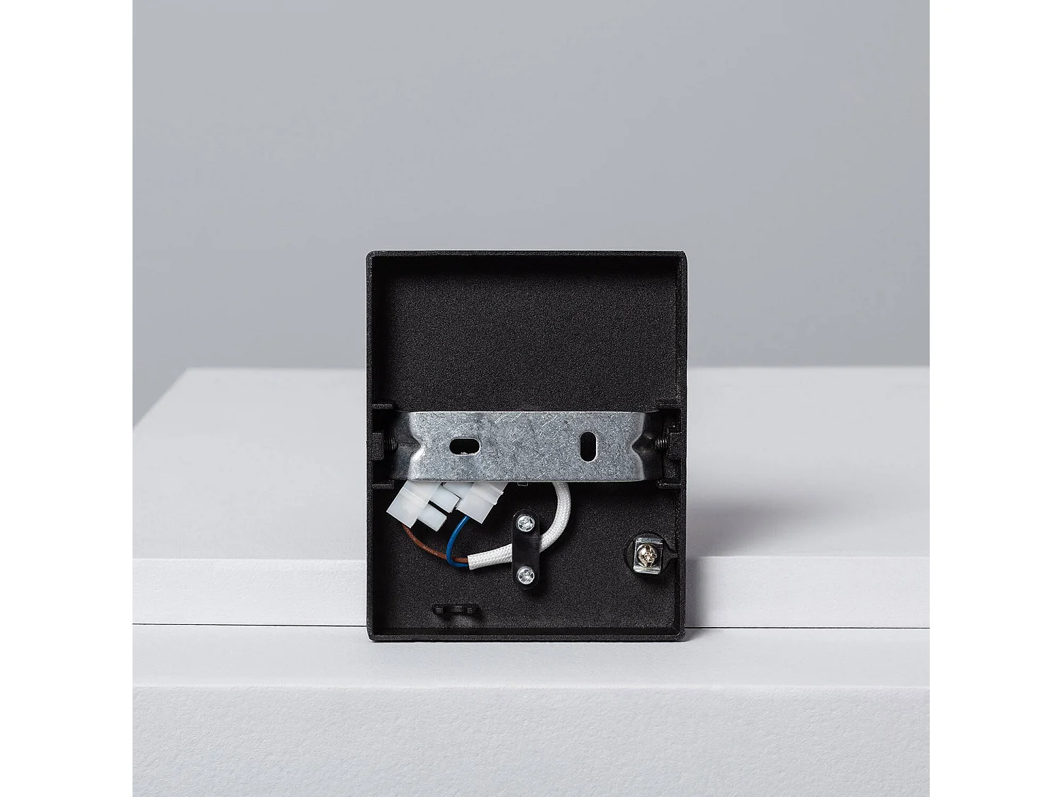 Spot à Douille en Saillie Orientable Aluminium Gylu à Ampoule GU10 Noir